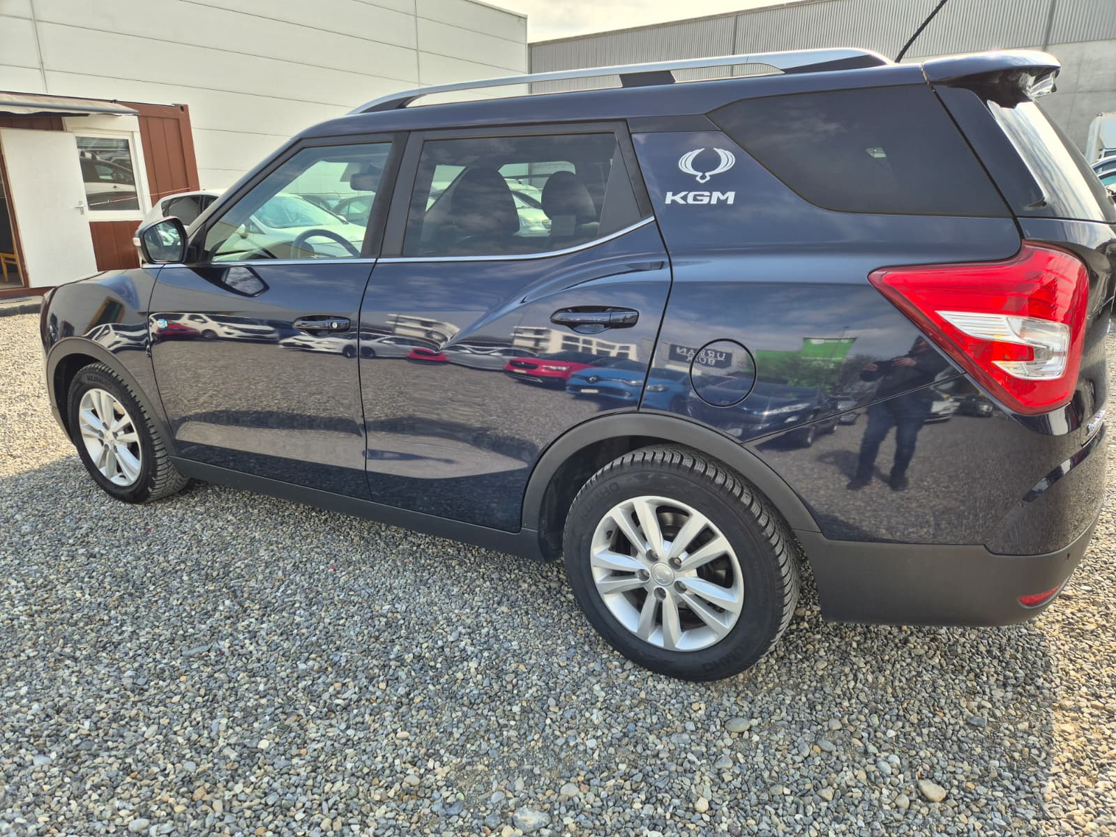 KGM-SsangYong XLV 1.6 eXDi Sapphire 4WD Automatic-image-2