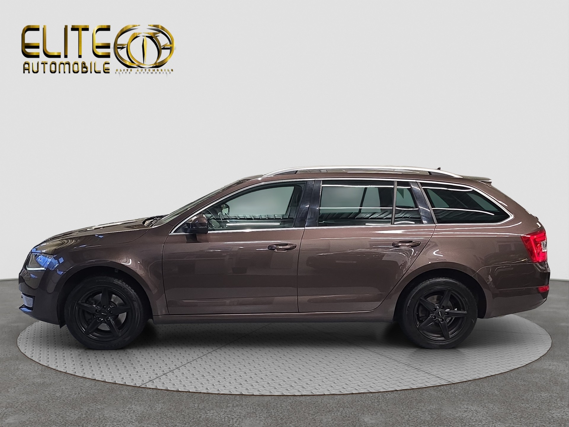 SKODA Octavia Combi 1.8 TSI Elegance 4x4 DSG-image-4