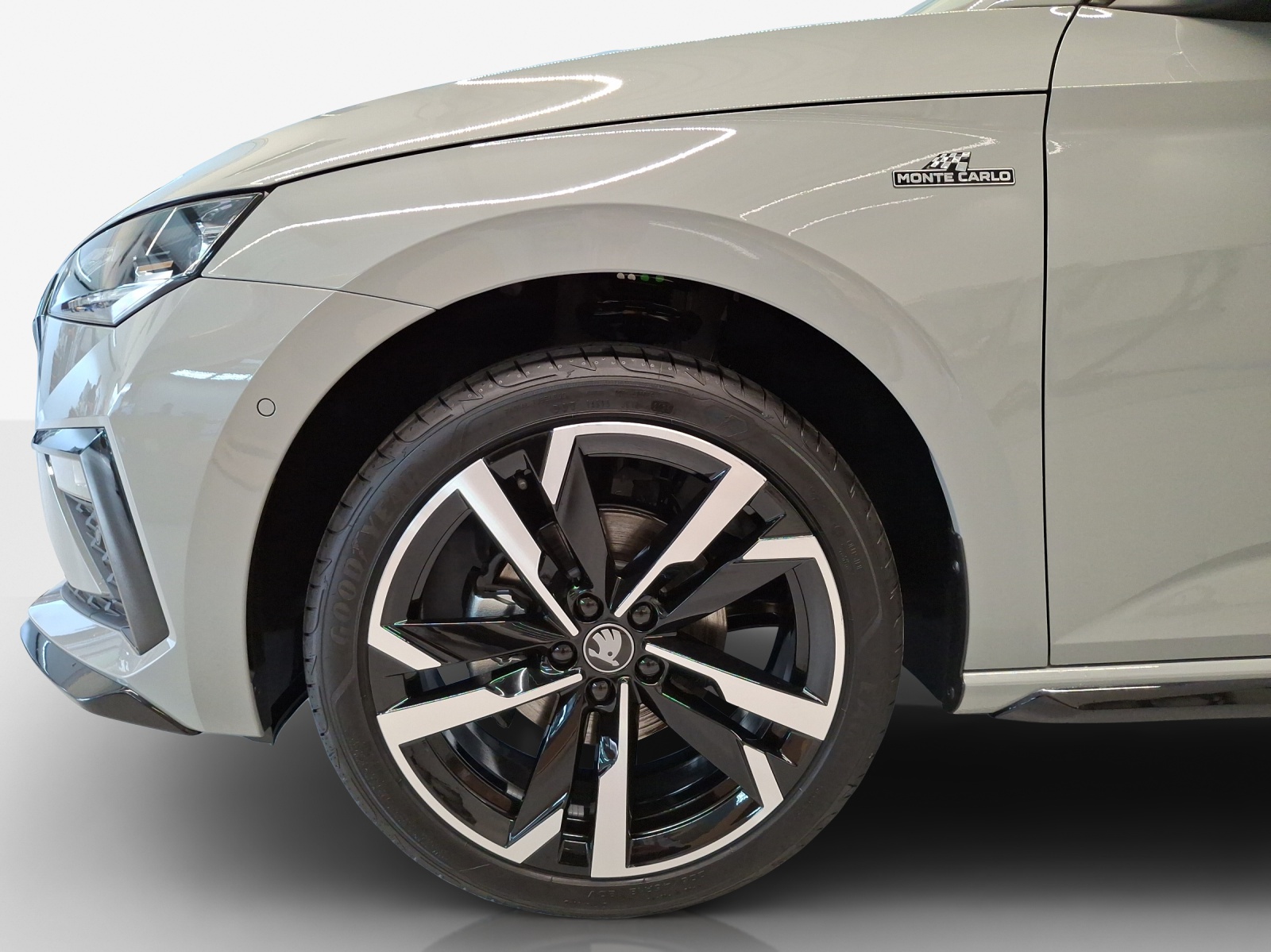 SKODA Scala 1.5 TSI Monte Carlo DSG-image-13