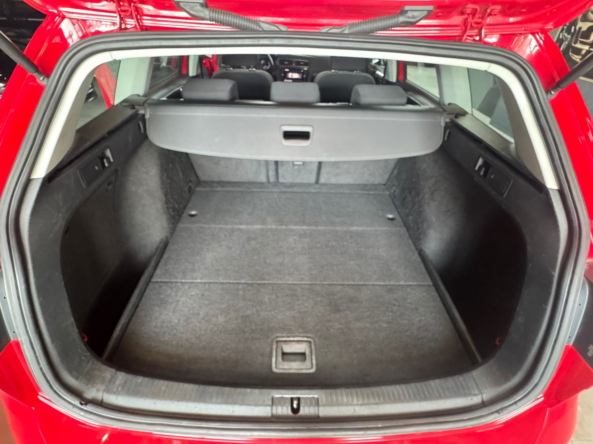 VW Golf Variant 1.6 TDI Comfortline-image-16