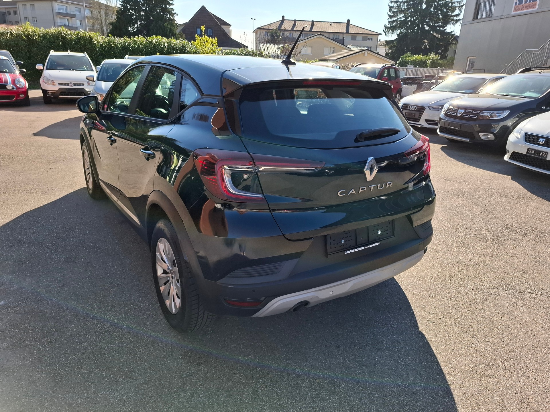 RENAULT Captur 1.3 TCe Zen-image-3