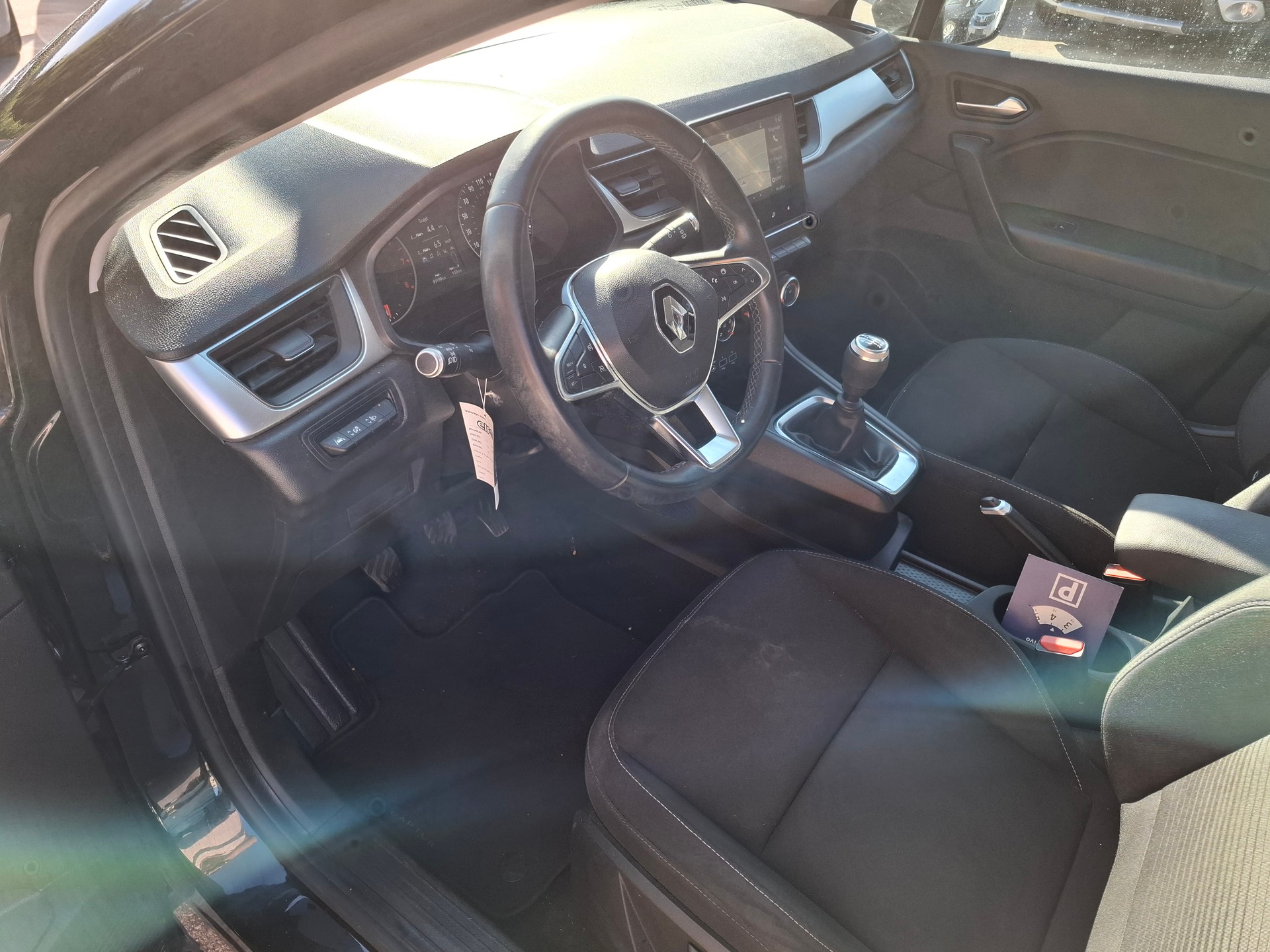 RENAULT Captur 1.3 TCe Zen-image-7