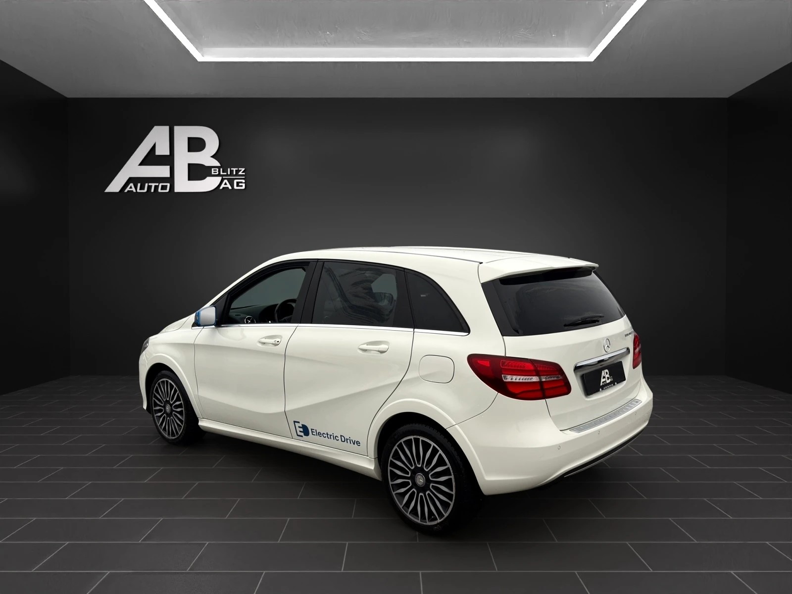 MERCEDES-BENZ B Electric Drive-image-2