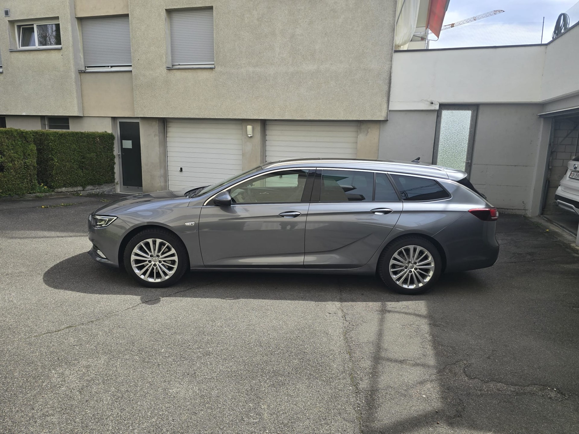 OPEL Insignia 2.0 BiDTI Sports Tourer Excellence 4WD A.-image-2