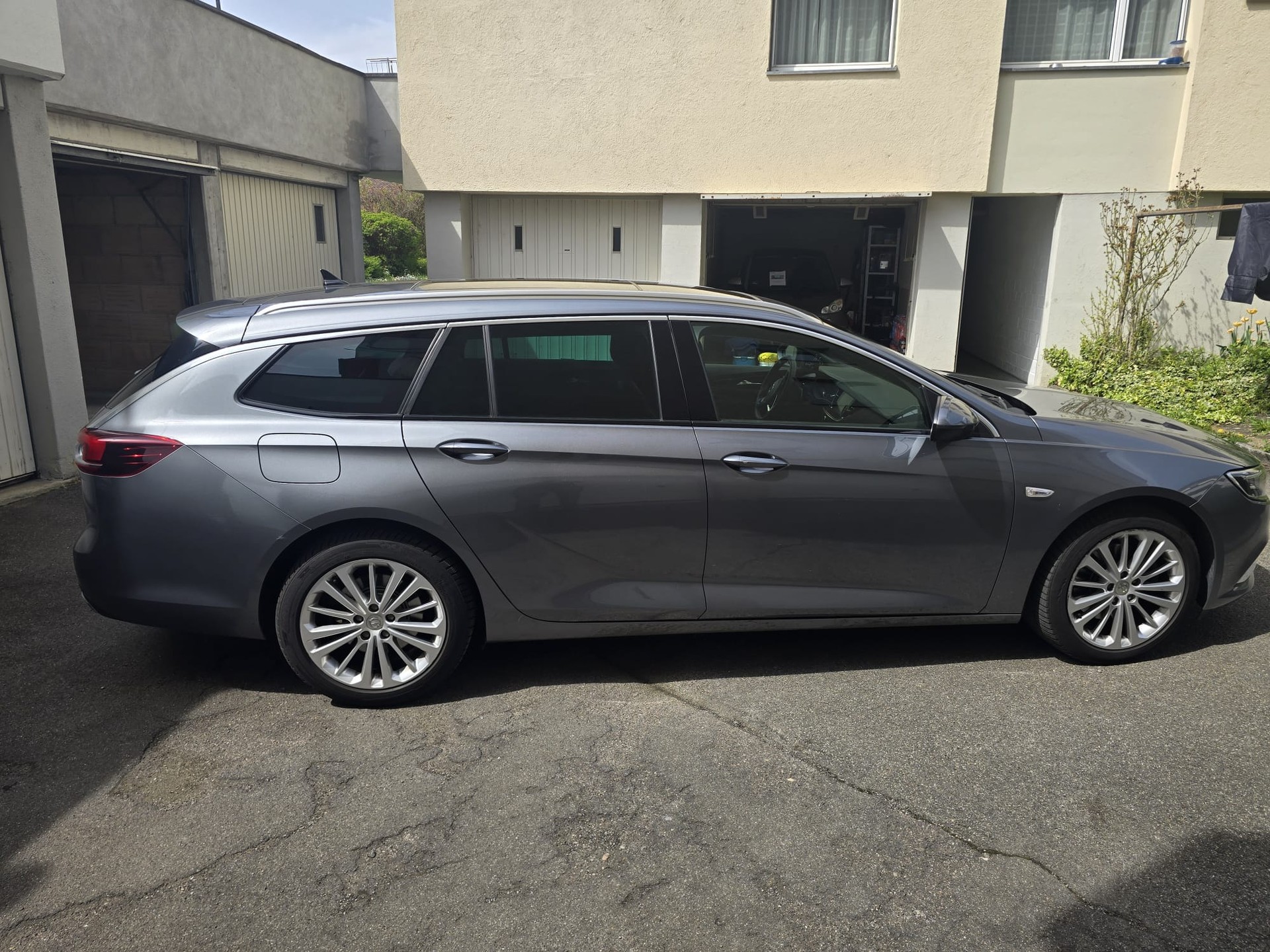 OPEL Insignia 2.0 BiDTI Sports Tourer Excellence 4WD A.-image-9