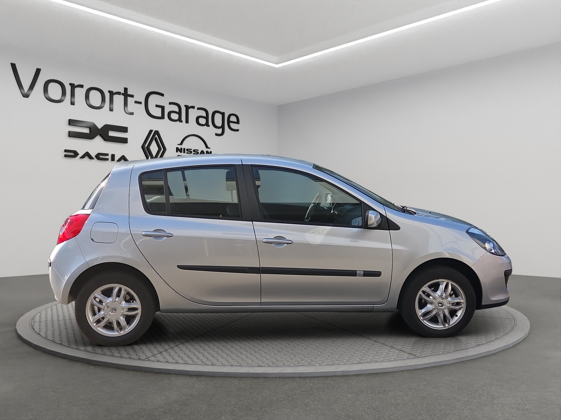RENAULT Clio 1.6 16V Exception-image-3