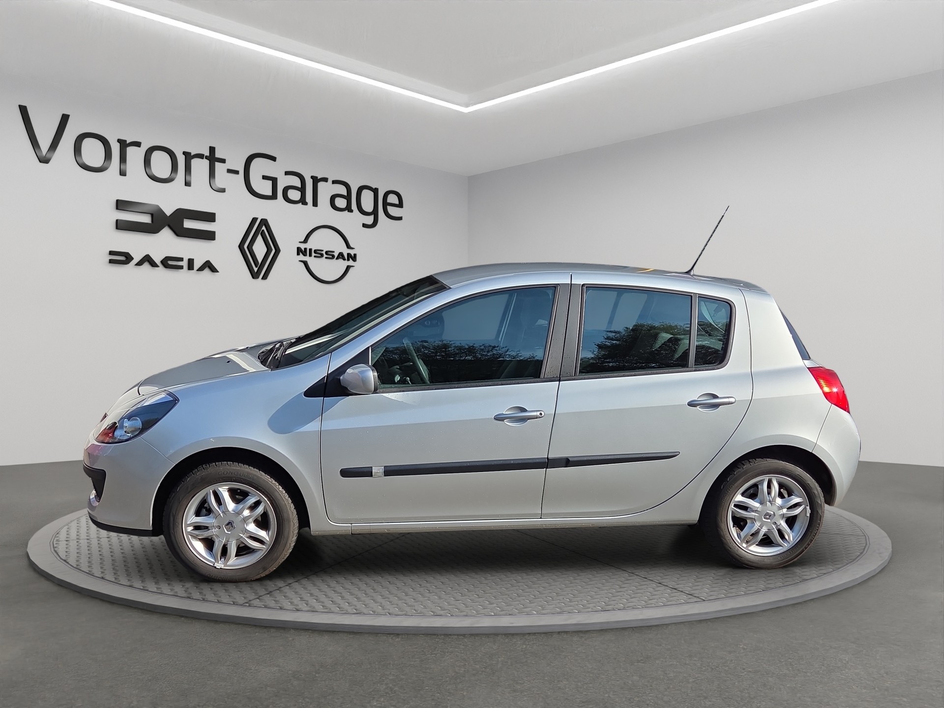 RENAULT Clio 1.6 16V Exception-image-7