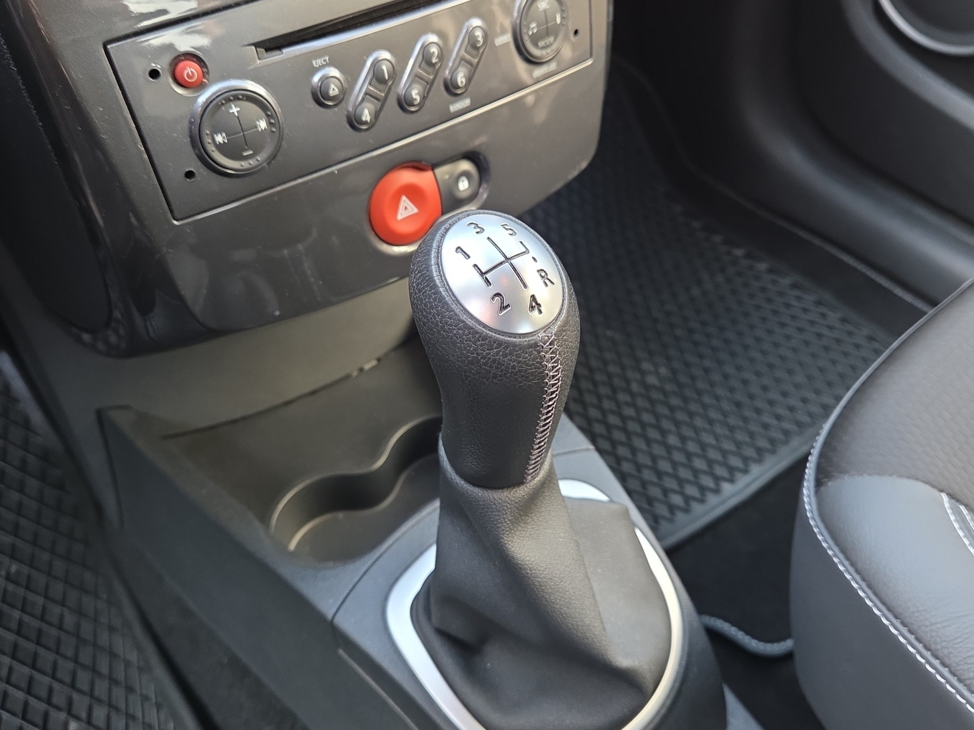 RENAULT Clio 1.6 16V Exception-image-15