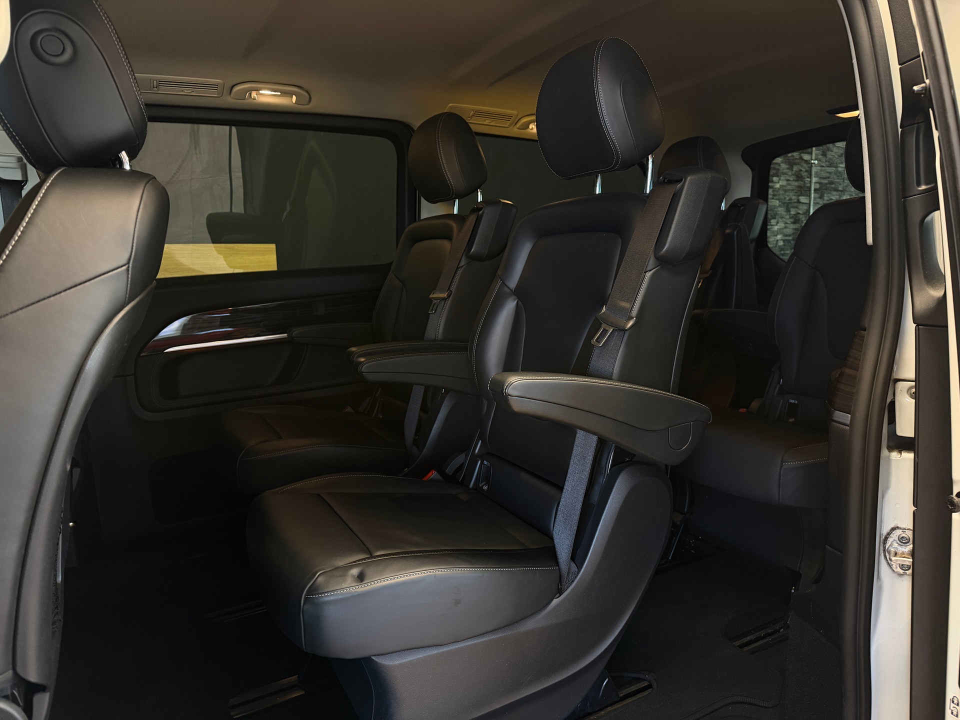 MERCEDES-BENZ V 250 d Avantgarde Lang 4Matic 7G-Tronic *AHK*-image-11