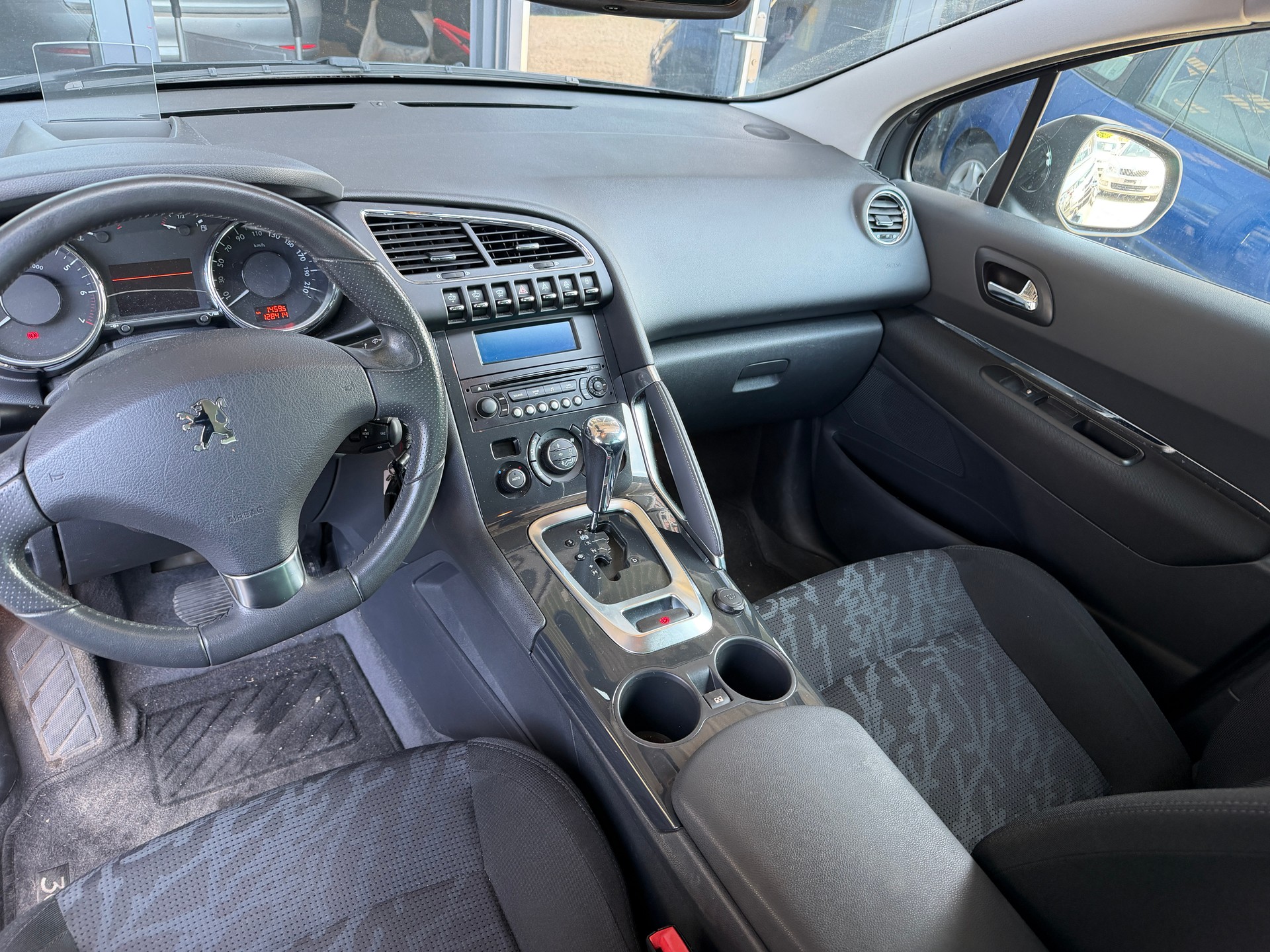 PEUGEOT 3008 1.6 16V T Platinum Tiptronic-image-5