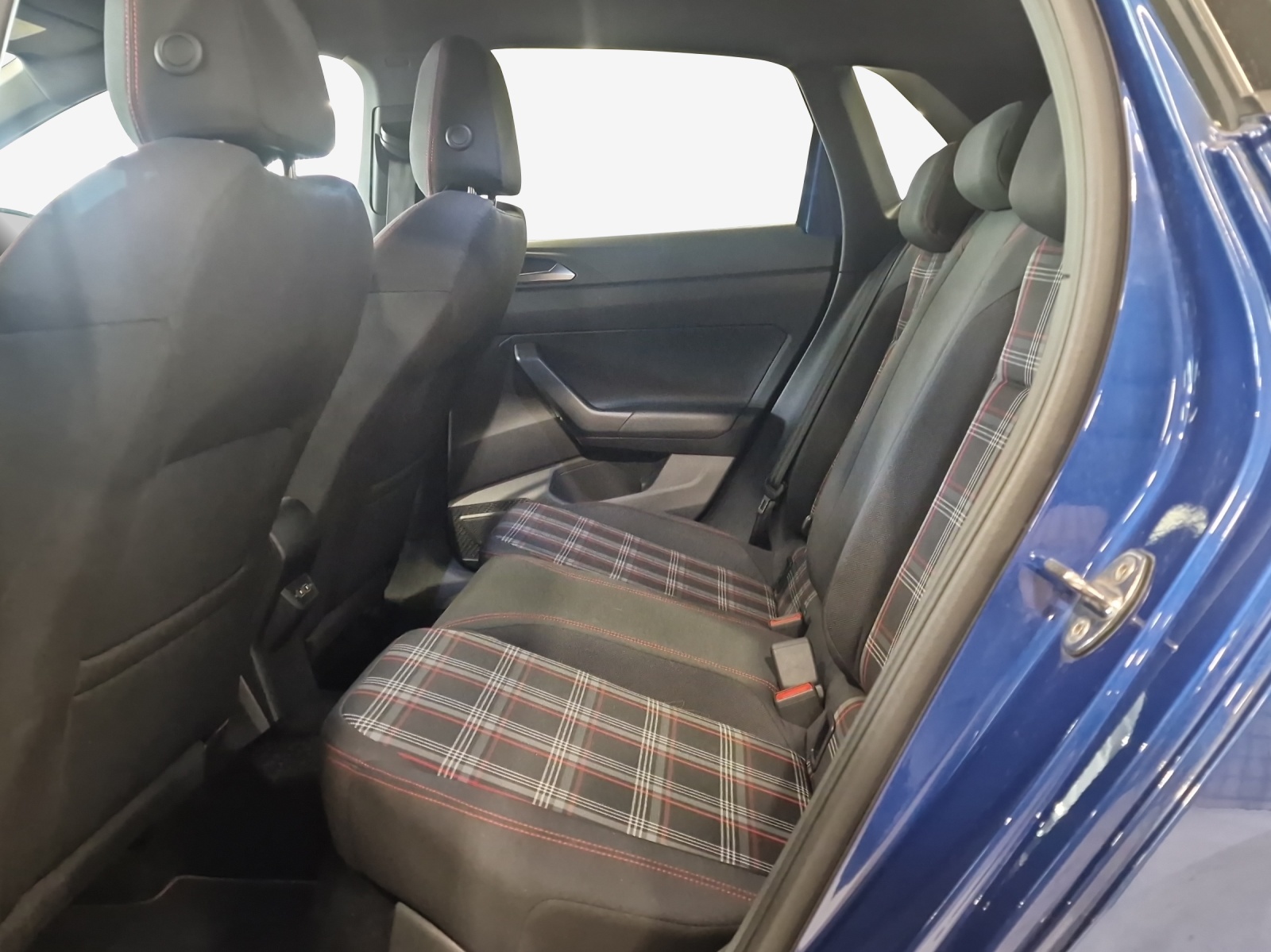 VW Polo 2.0 TSI GTI DSG-image-11