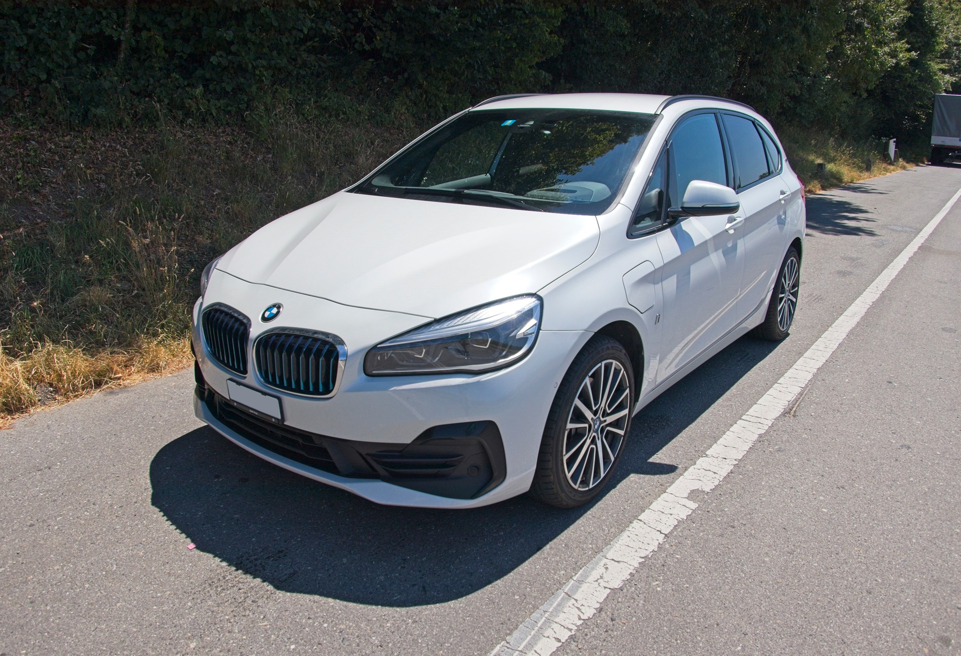 BMW 225xe iPerformance Active Tourer-image-1