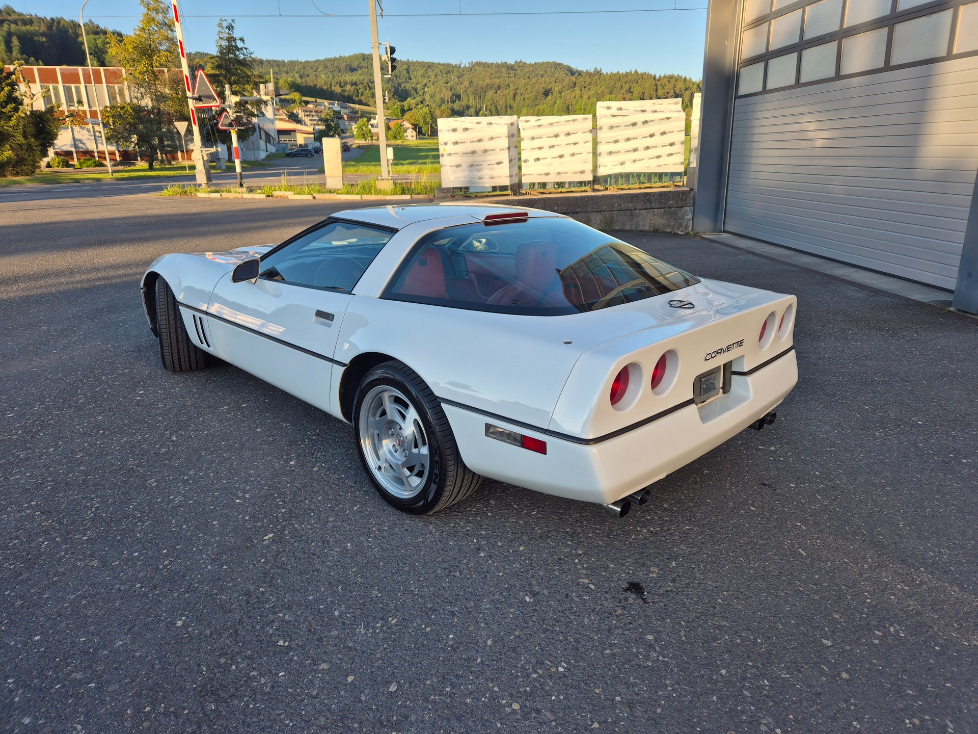 CHEVROLET L98-image-1