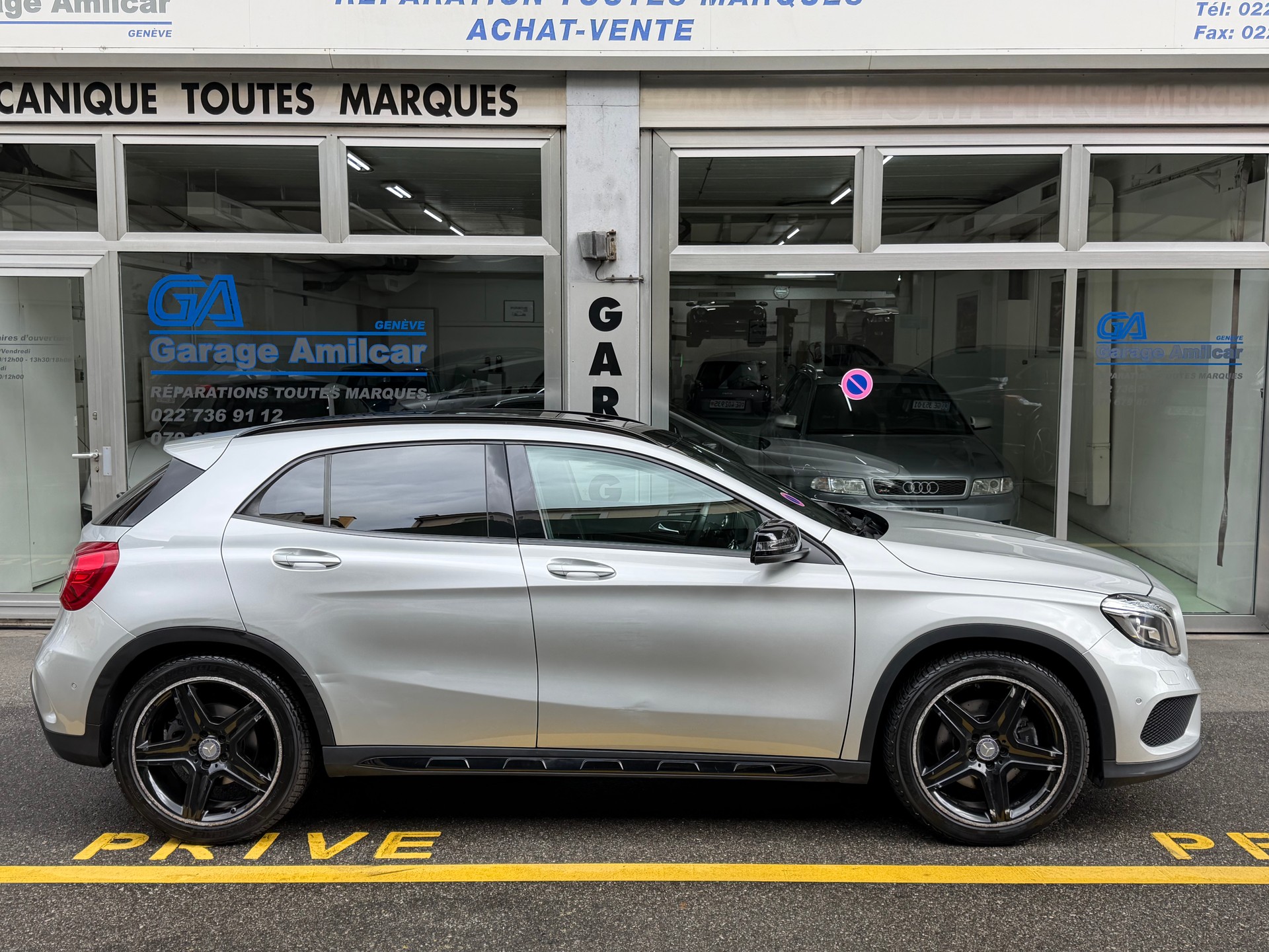 MERCEDES-BENZ GLA 250 AMG Line 4Matic 7G-DCT-image-13