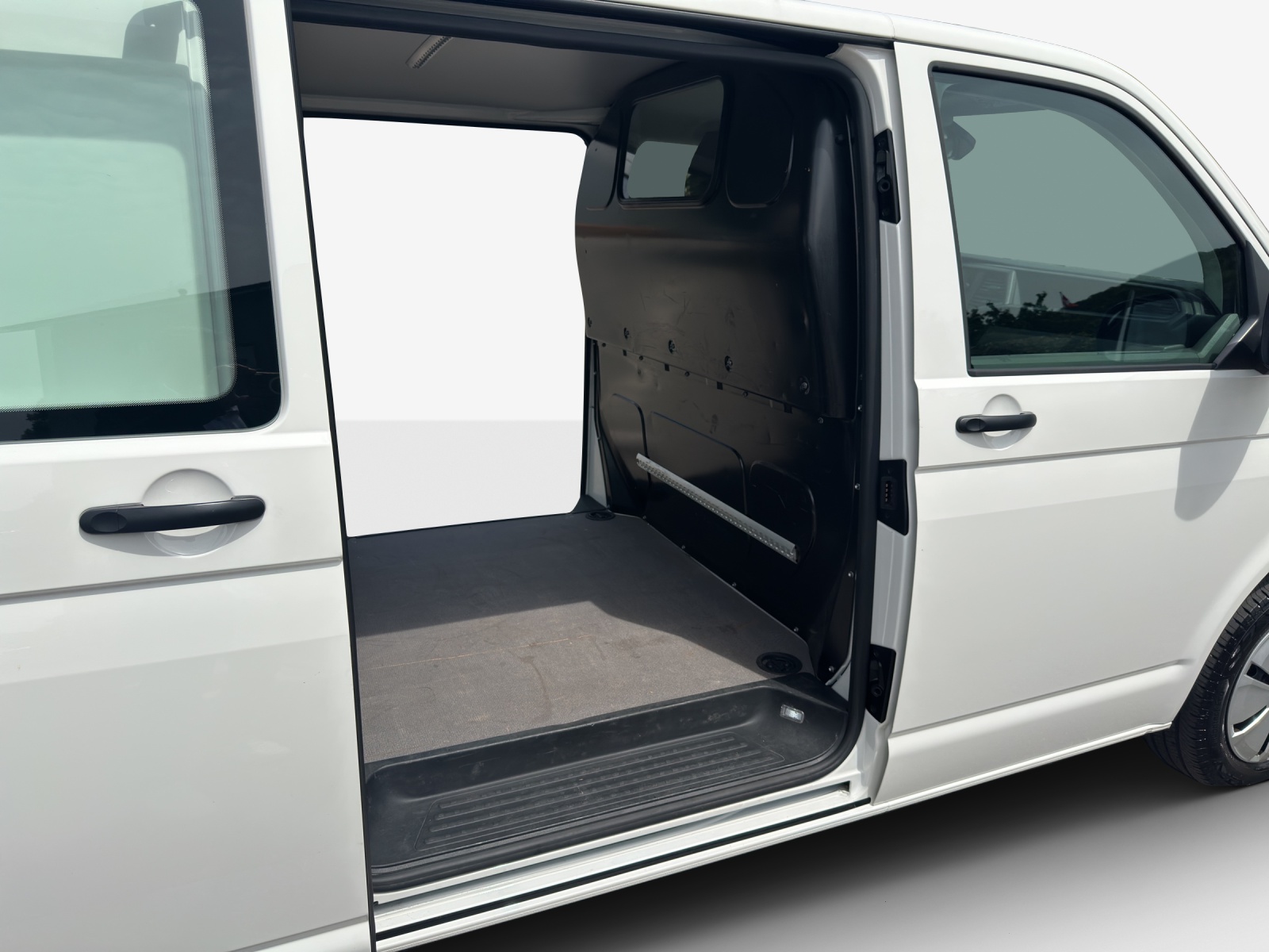 VW T6.1 2.0 TDI DSG-image-12