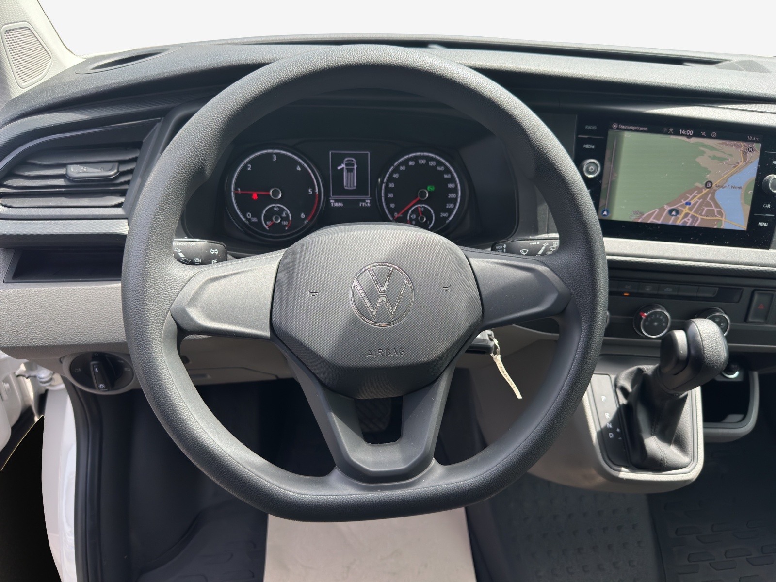 VW T6.1 2.0 TDI DSG-image-8