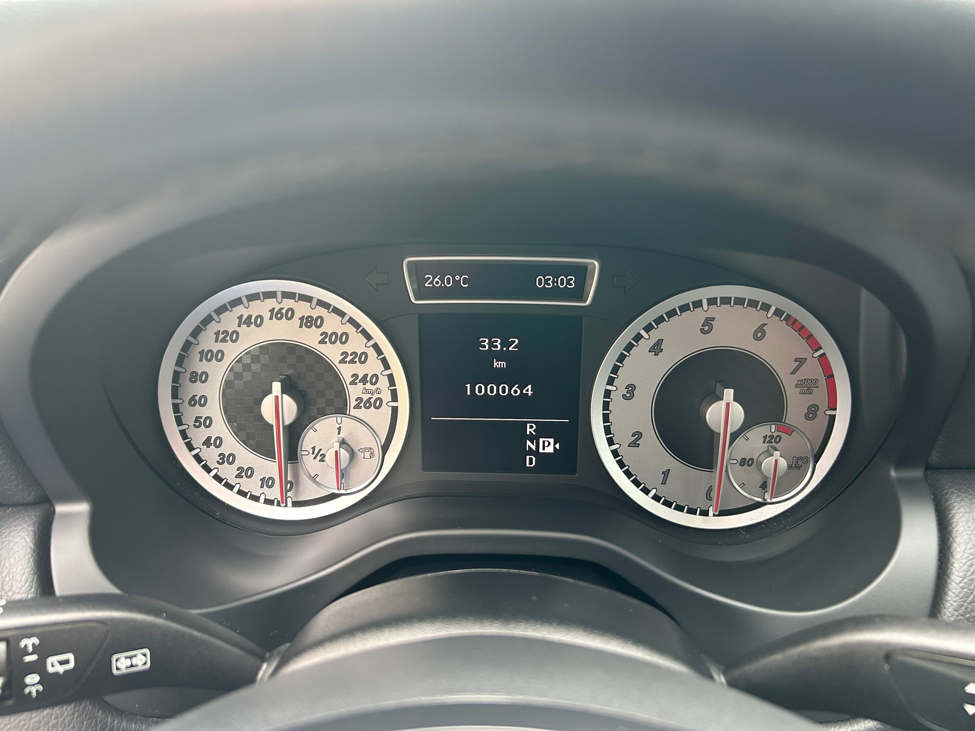 MERCEDES-BENZ A 250 AMG Line-image-14