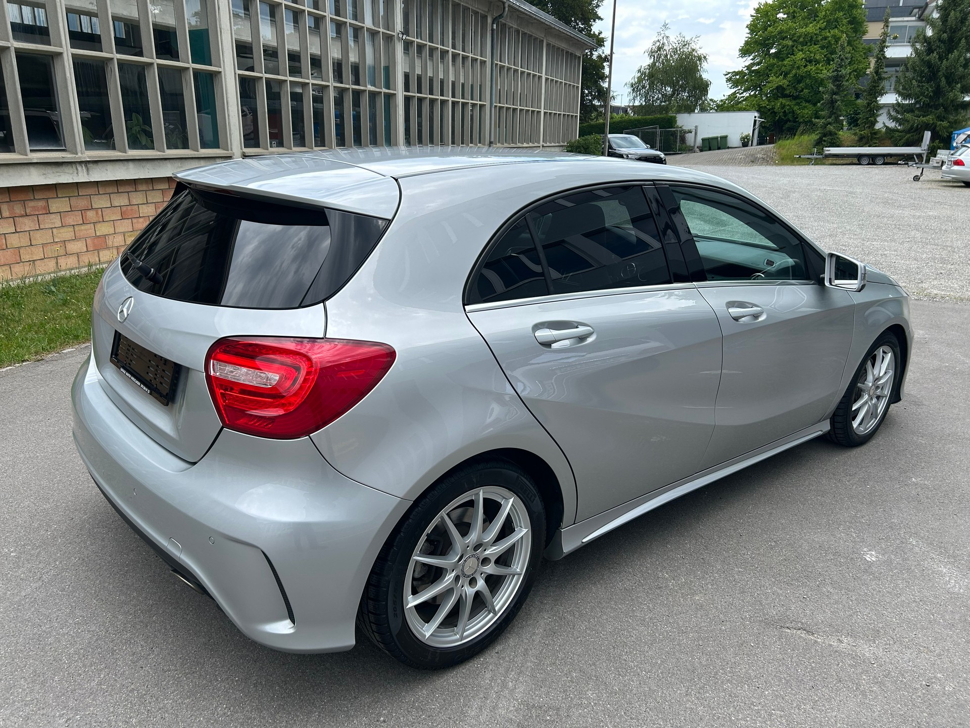 MERCEDES-BENZ A 250 AMG Line-image-3