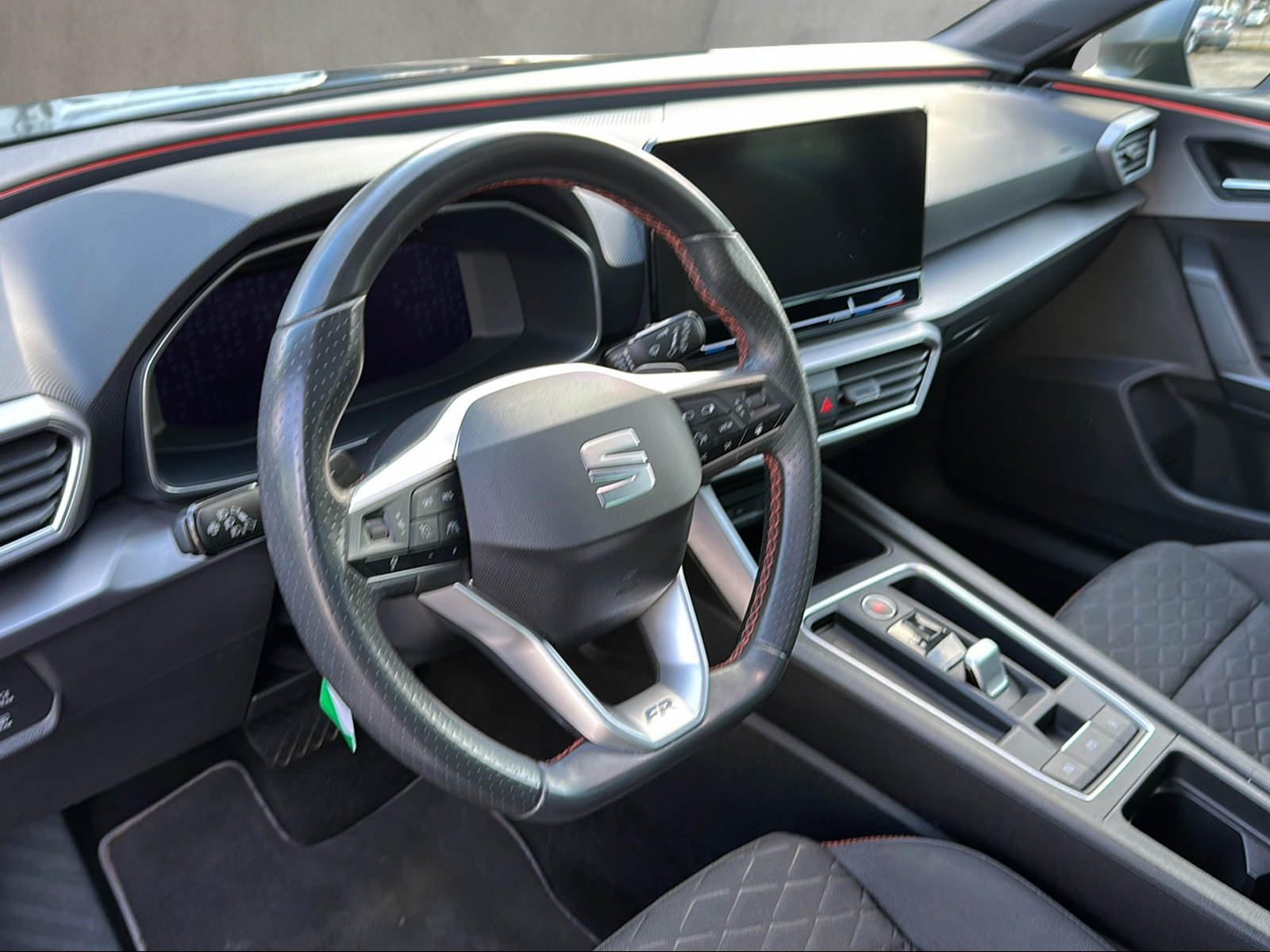 SEAT Leon ST 1.4 eHybrid pHEV DSG Hola FR-image-2