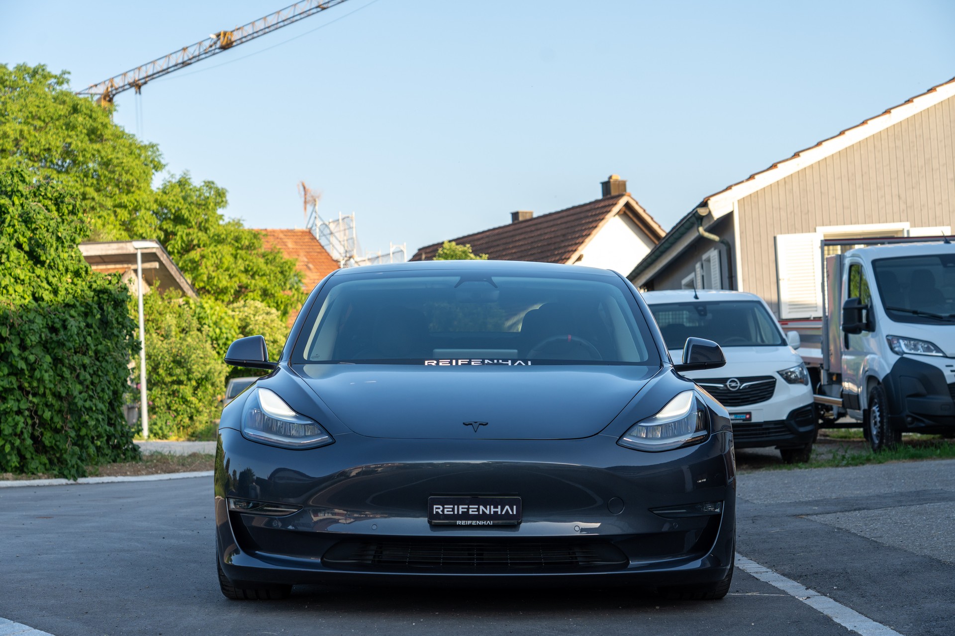 TESLA Model 3 Performance Dual Motor AWD-showroom-element-3