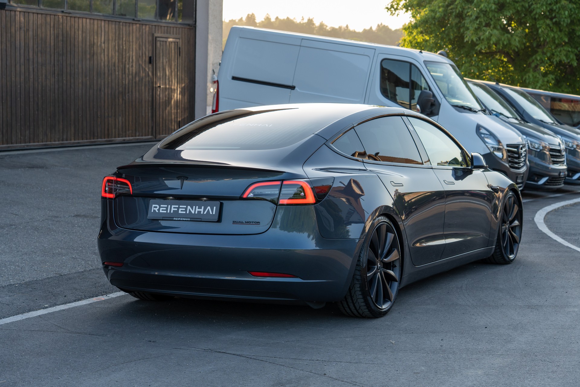TESLA Model 3 Performance Dual Motor AWD-image-10