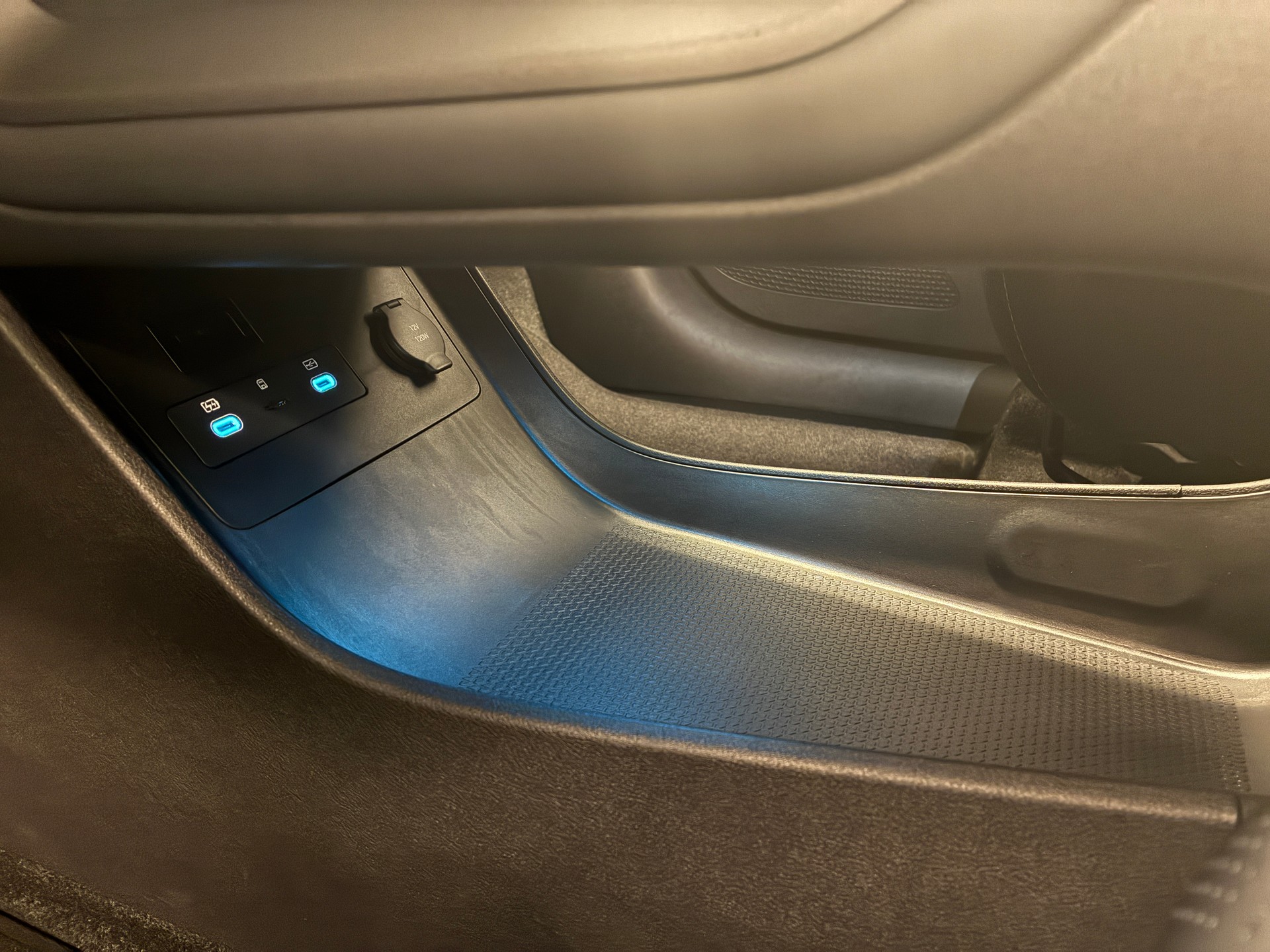 BYD Atto 2 DM-i Boost-image-15