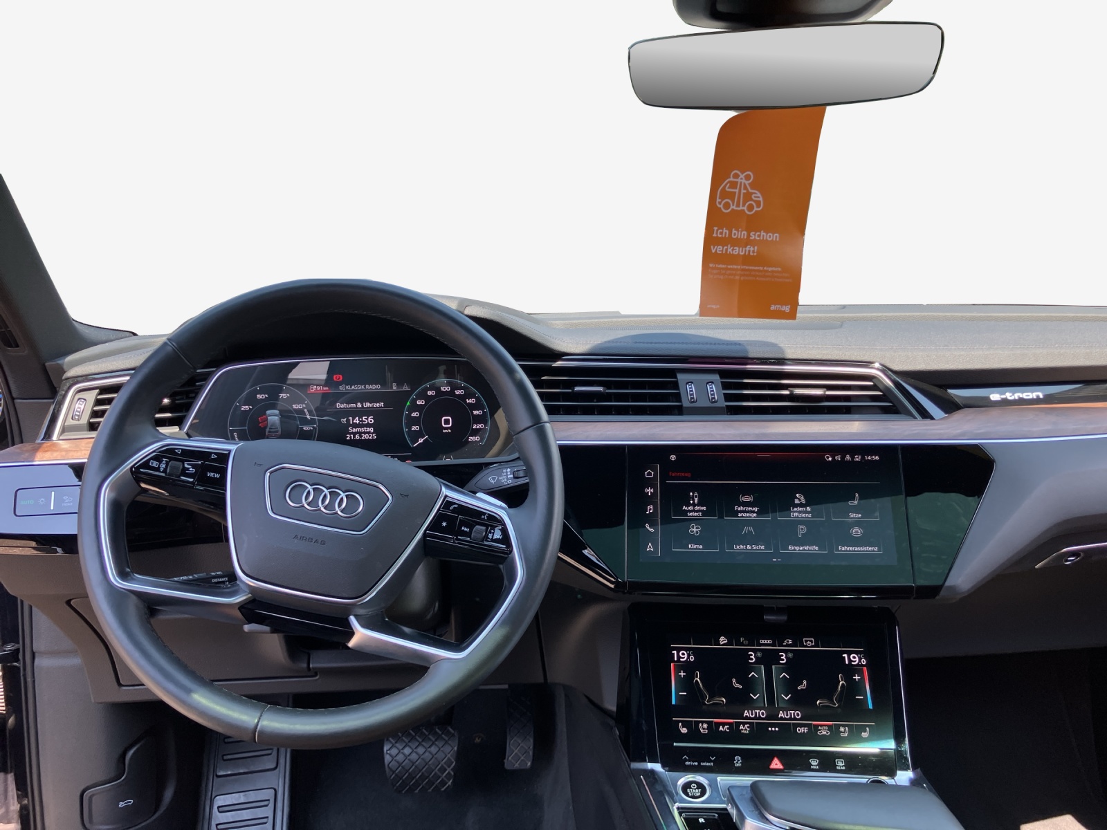 AUDI e-tron 55 Sportback S Line quattro-image-9