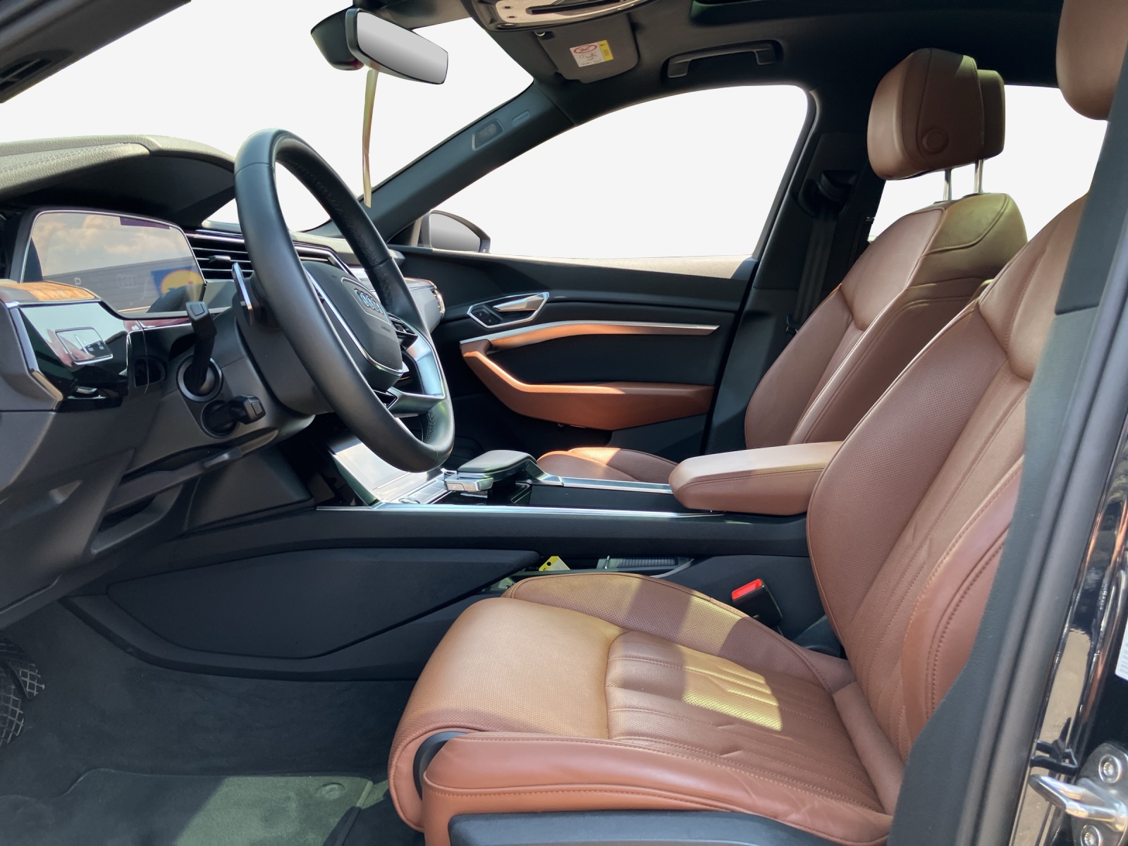 AUDI e-tron 55 Sportback S Line quattro-image-8