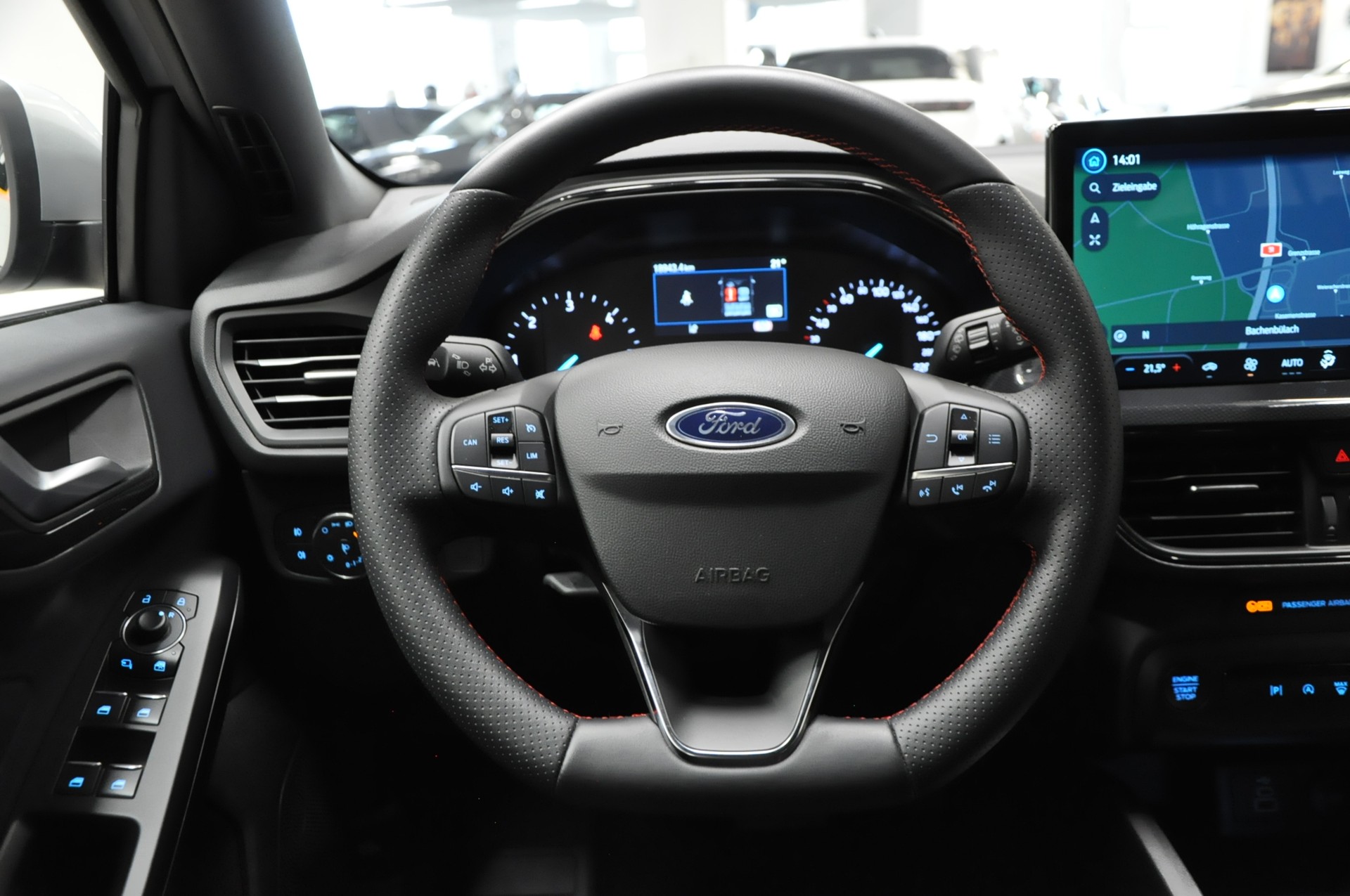 FORD Focus 1.5 EcoBlue TDCi ST-Line Automatic-image-19