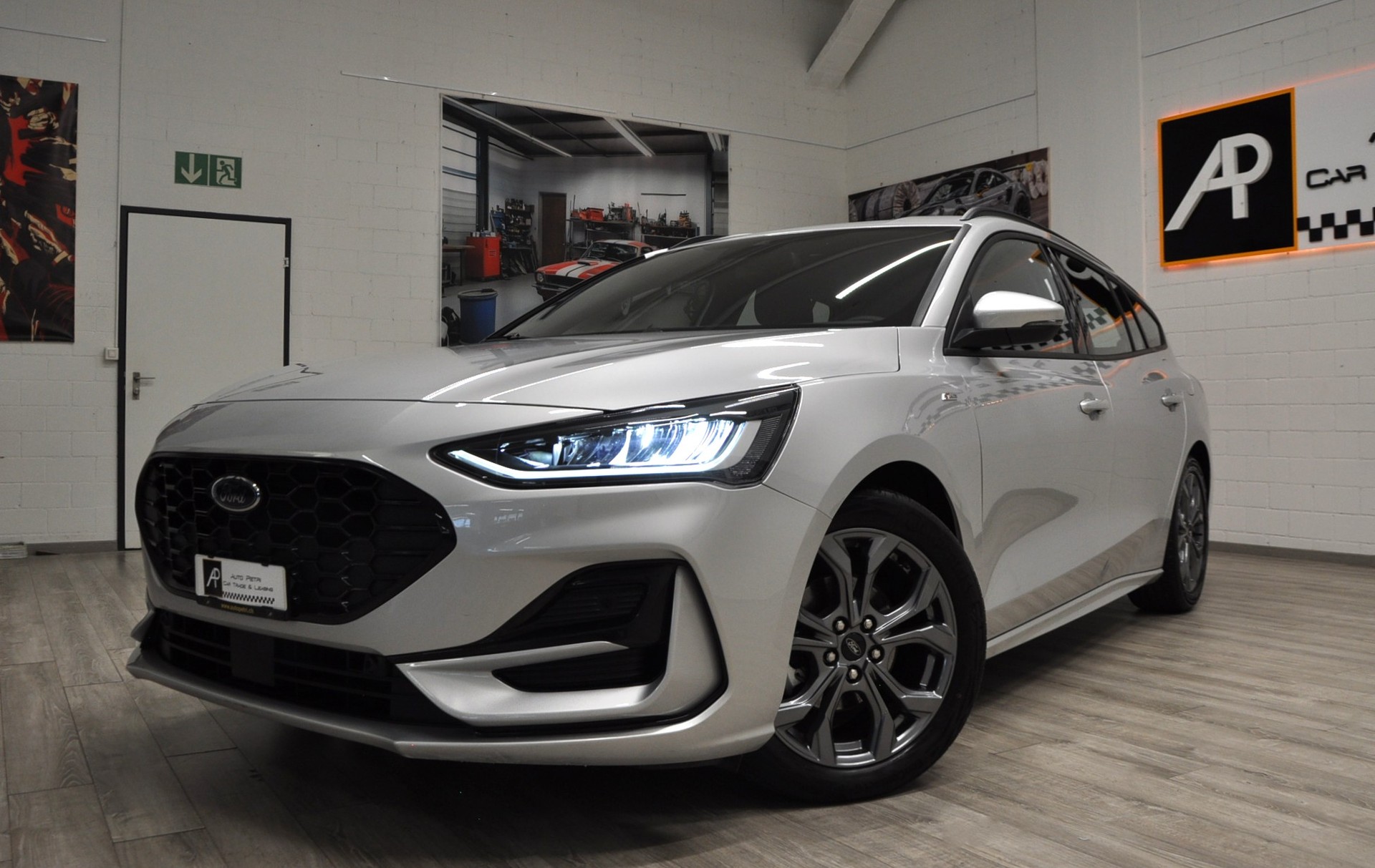 FORD Focus 1.5 EcoBlue TDCi ST-Line Automatic-image-1