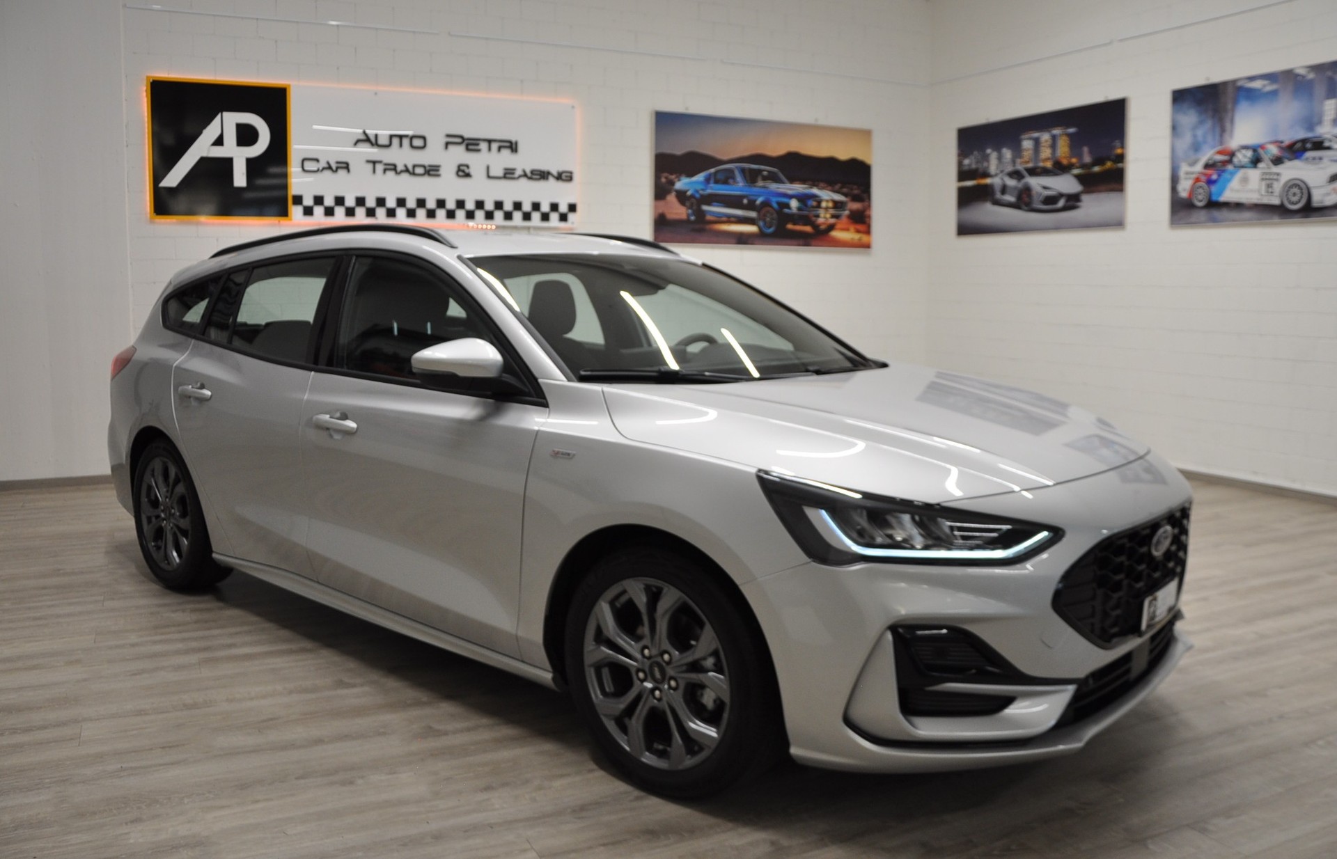 FORD Focus 1.5 EcoBlue TDCi ST-Line Automatic-image-5
