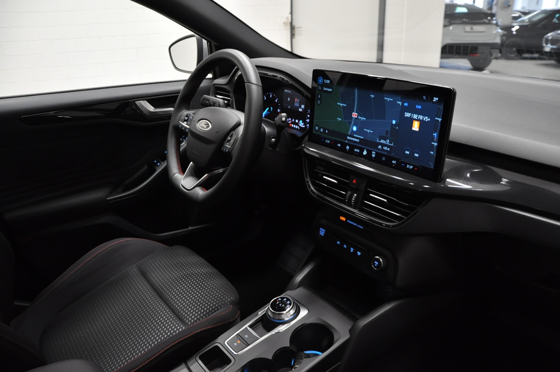FORD Focus 1.5 EcoBlue TDCi ST-Line Automatic-image-12