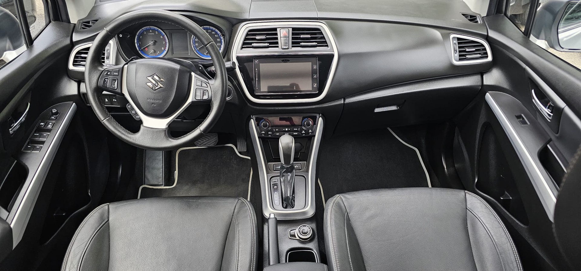 SUZUKI SX4 S-Cross 1.6 16V Compact Top 4WD CVT7-image-9