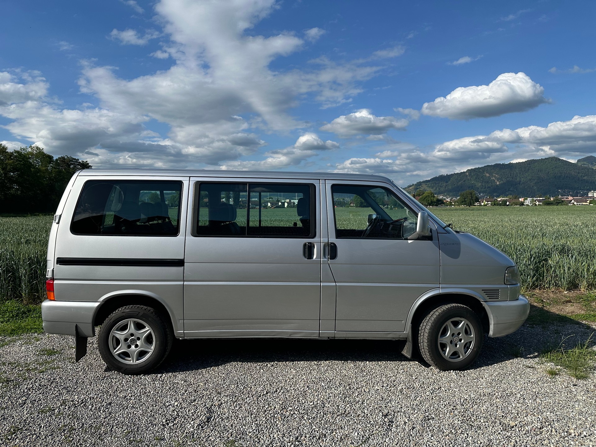 VW T4 Caravelle 2.5 syncro SWISS-image-1