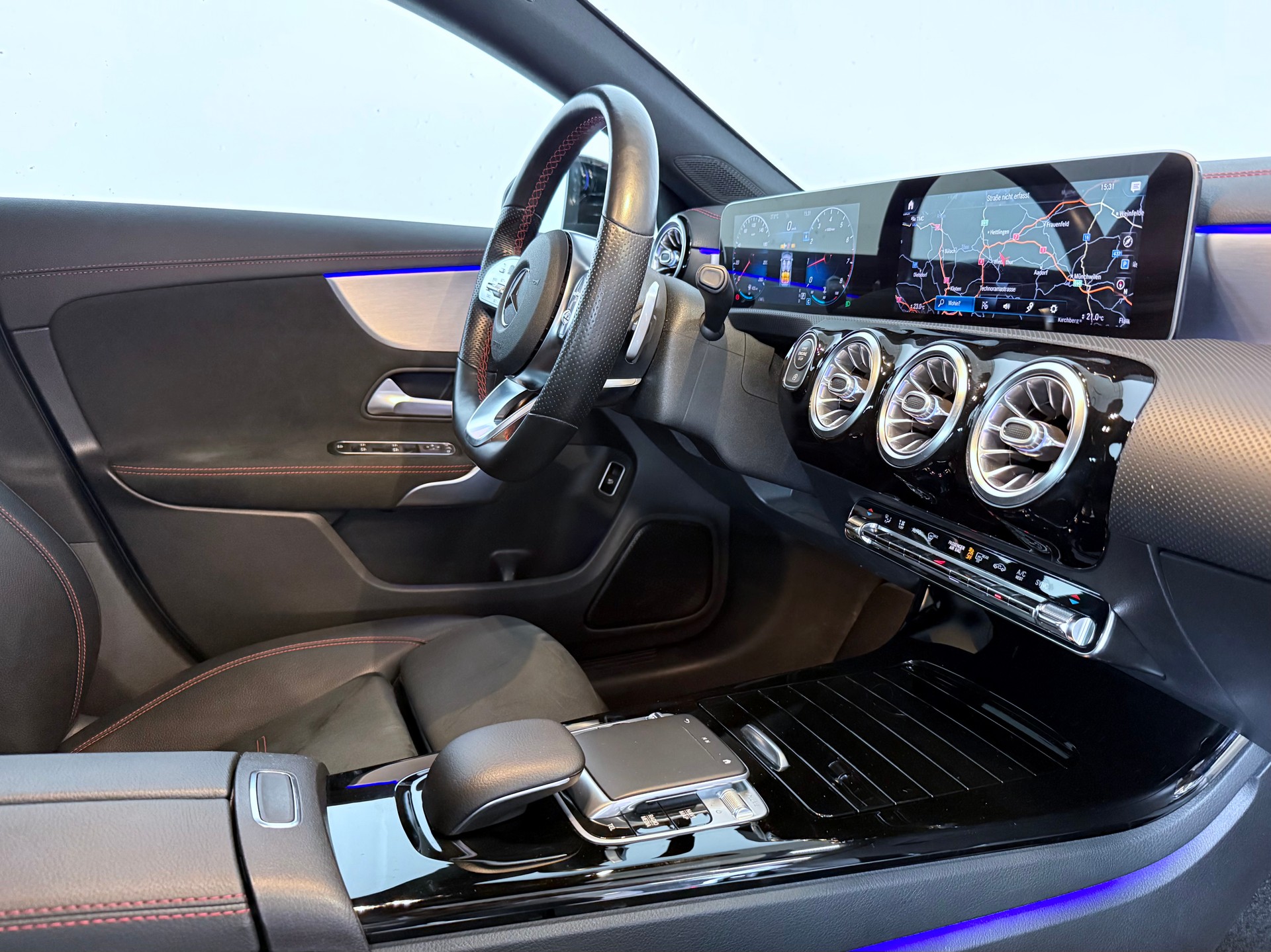 MERCEDES-BENZ CLA SHOOTING BRAKE 200 | AMG LINE | AUTOMAT | CH-FZG-image-12