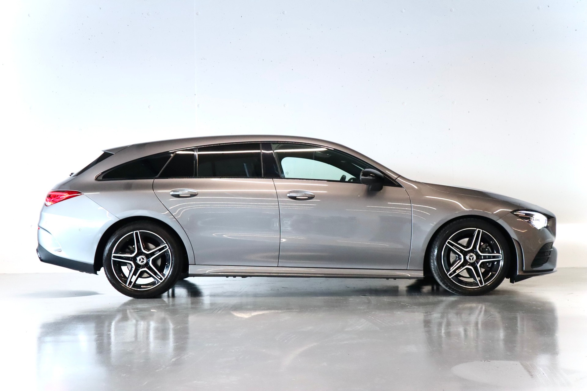 MERCEDES-BENZ CLA SHOOTING BRAKE 200 | AMG LINE | AUTOMAT | CH-FZG-image-4