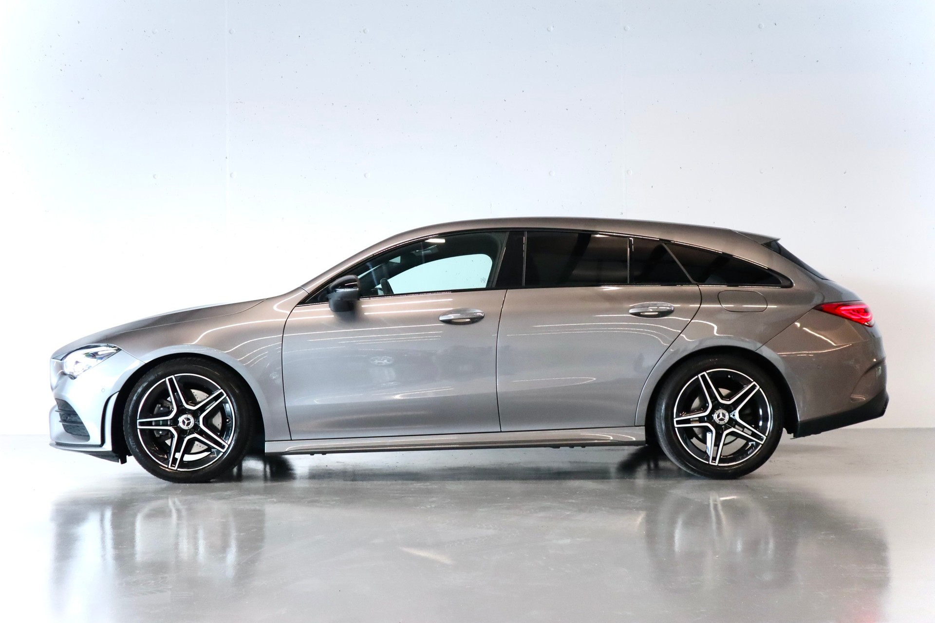 MERCEDES-BENZ CLA SHOOTING BRAKE 200 | AMG LINE | AUTOMAT | CH-FZG-image-1