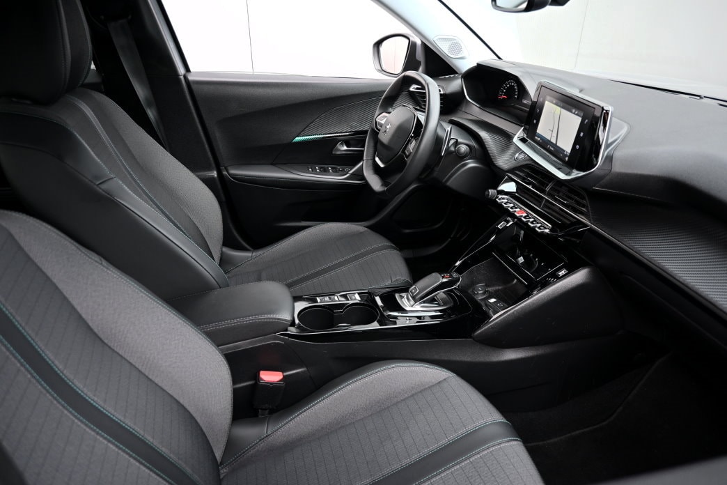 PEUGEOT 2008 1.5 BlueHDi Allure EAT8-image-4