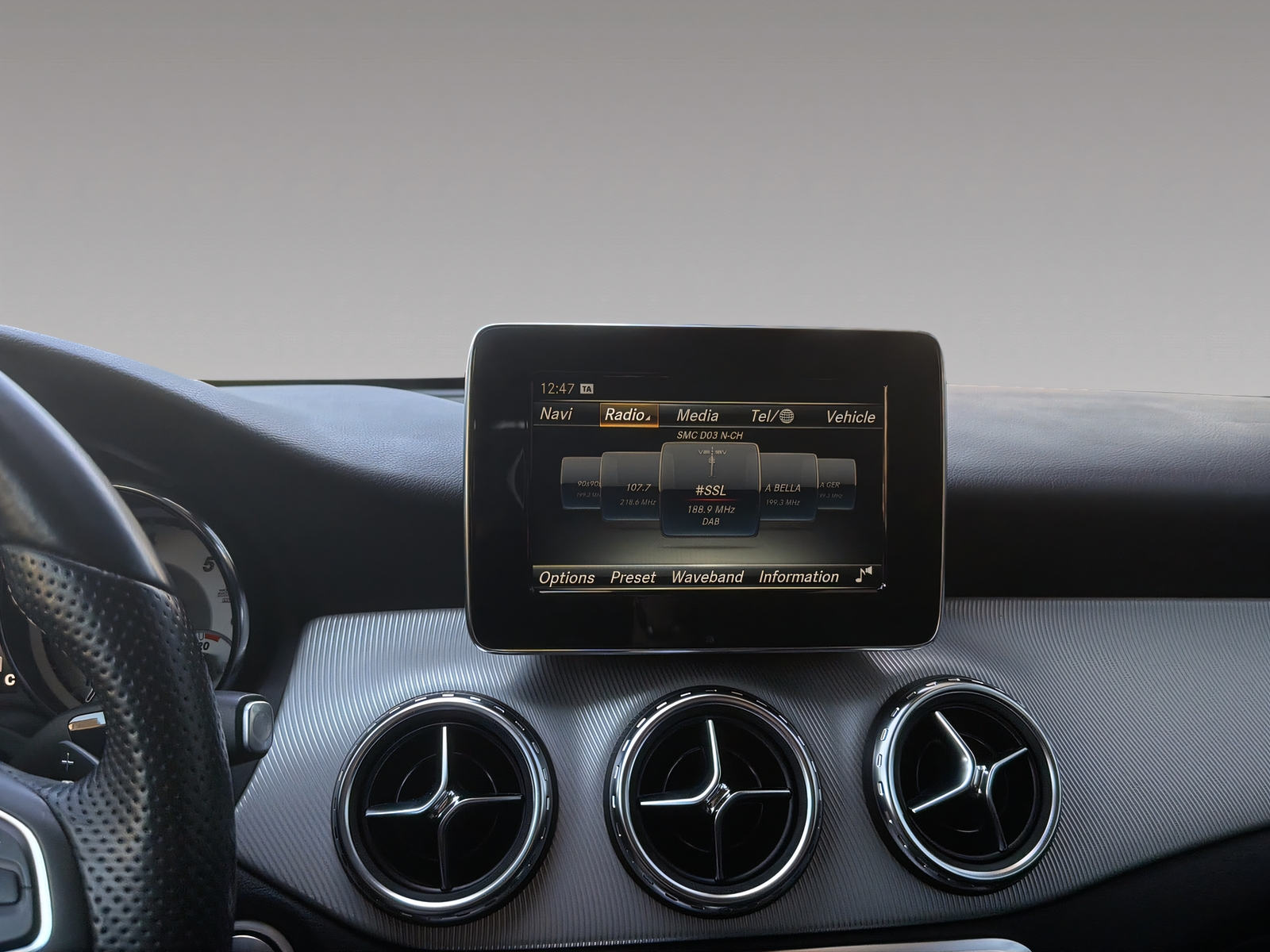 MERCEDES-BENZ GLA-Klasse X156 GLA 200 d Urban 4m-image-10