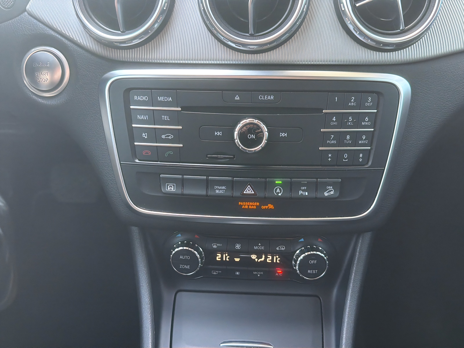 MERCEDES-BENZ GLA-Klasse X156 GLA 200 d Urban 4m-image-12