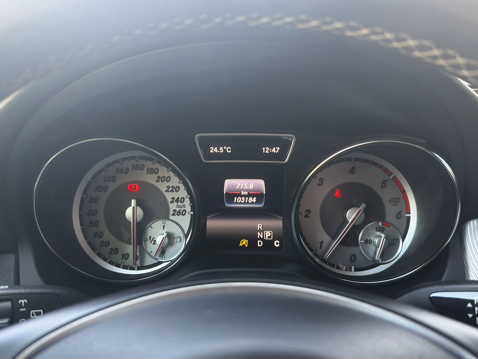 MERCEDES-BENZ GLA-Klasse X156 GLA 200 d Urban 4m-image-9