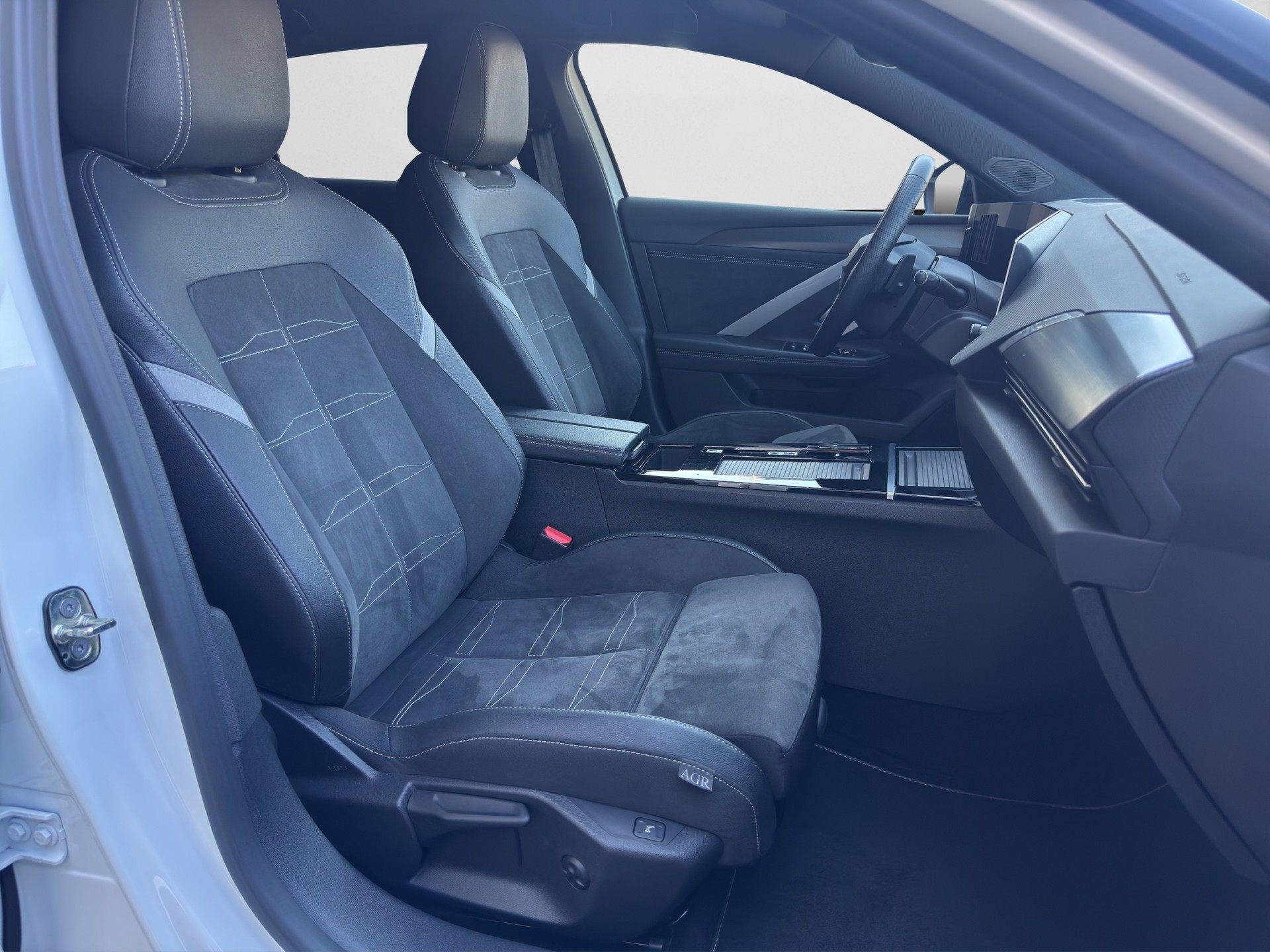 OPEL Astra Sports Tourer 1.6 PHEV Turbo GS A-image-10