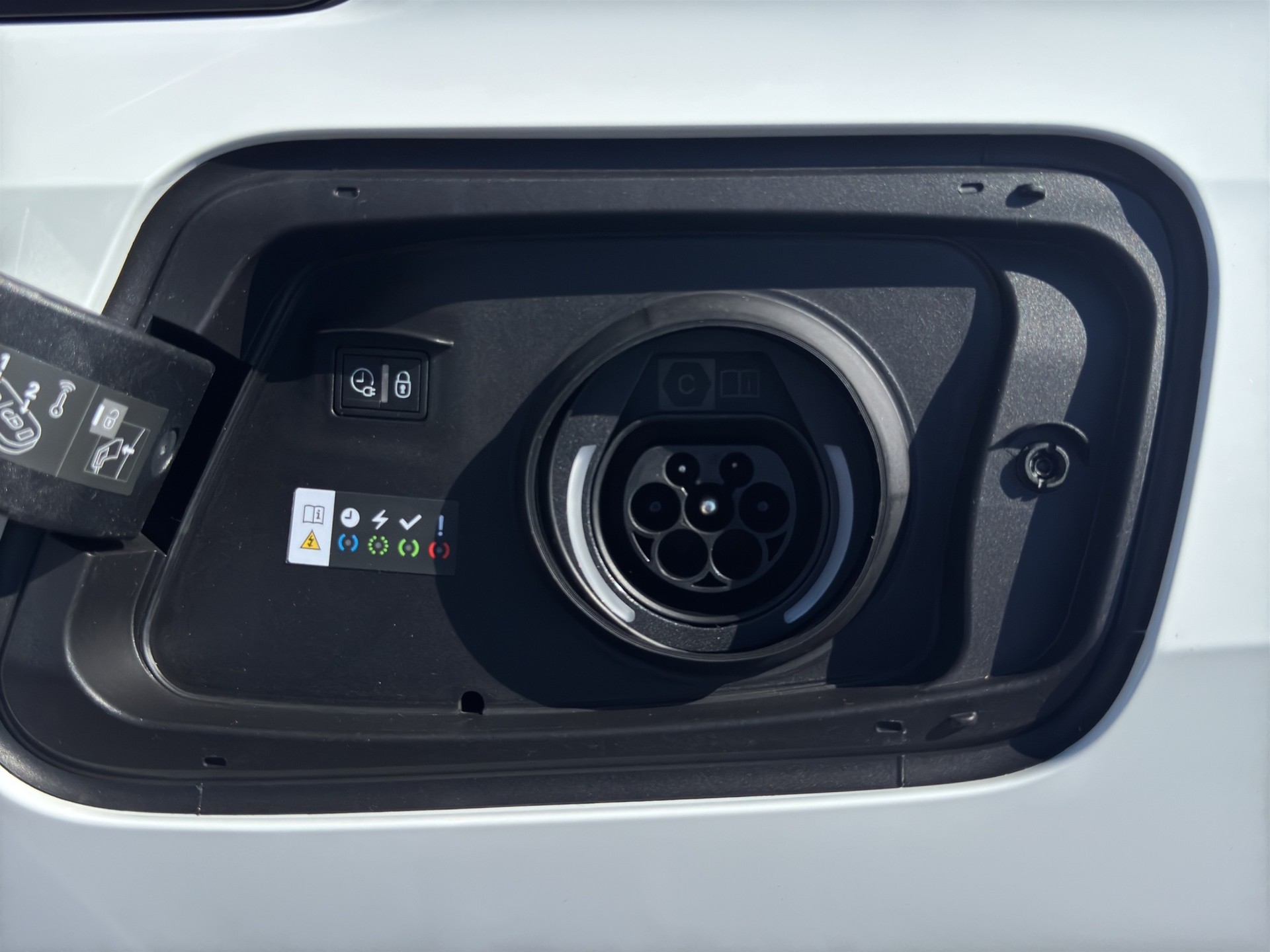 OPEL Astra Sports Tourer 1.6 PHEV Turbo GS A-image-18