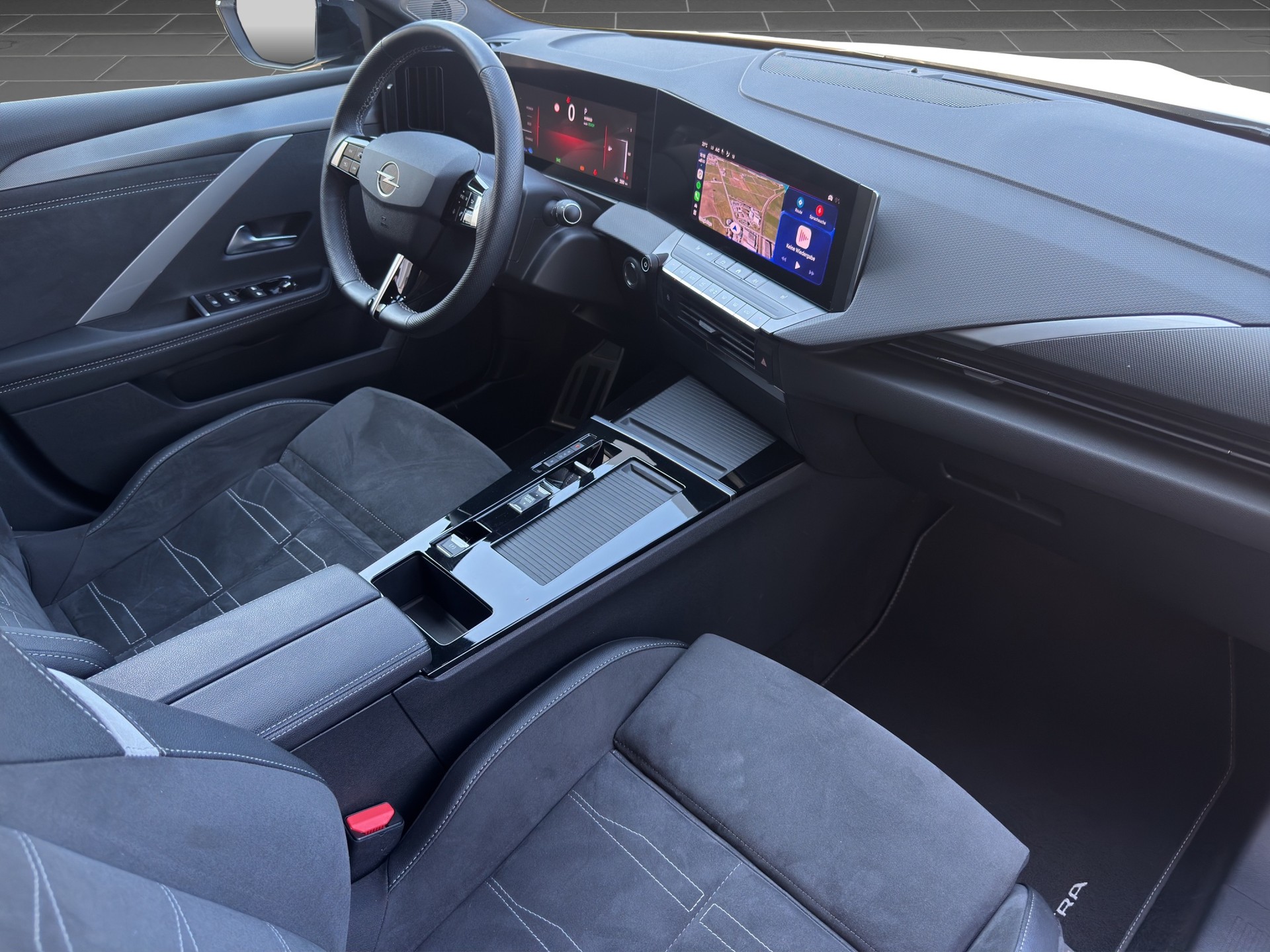OPEL Astra Sports Tourer 1.6 PHEV Turbo GS A-image-9