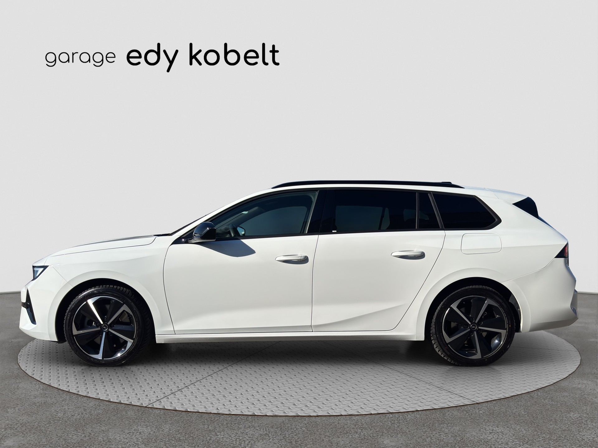 OPEL Astra Sports Tourer 1.6 PHEV Turbo GS A-image-1