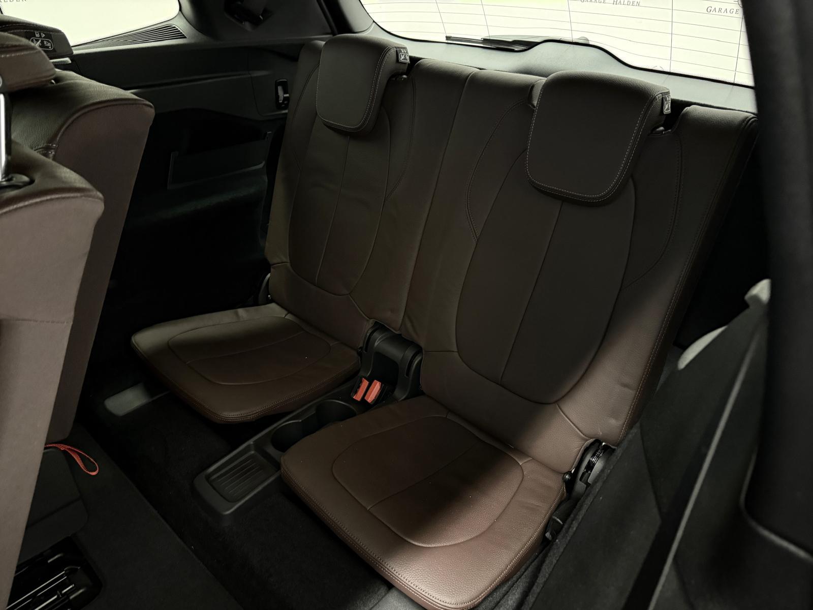 BMW 218d xDrive Gran Tourer-image-18