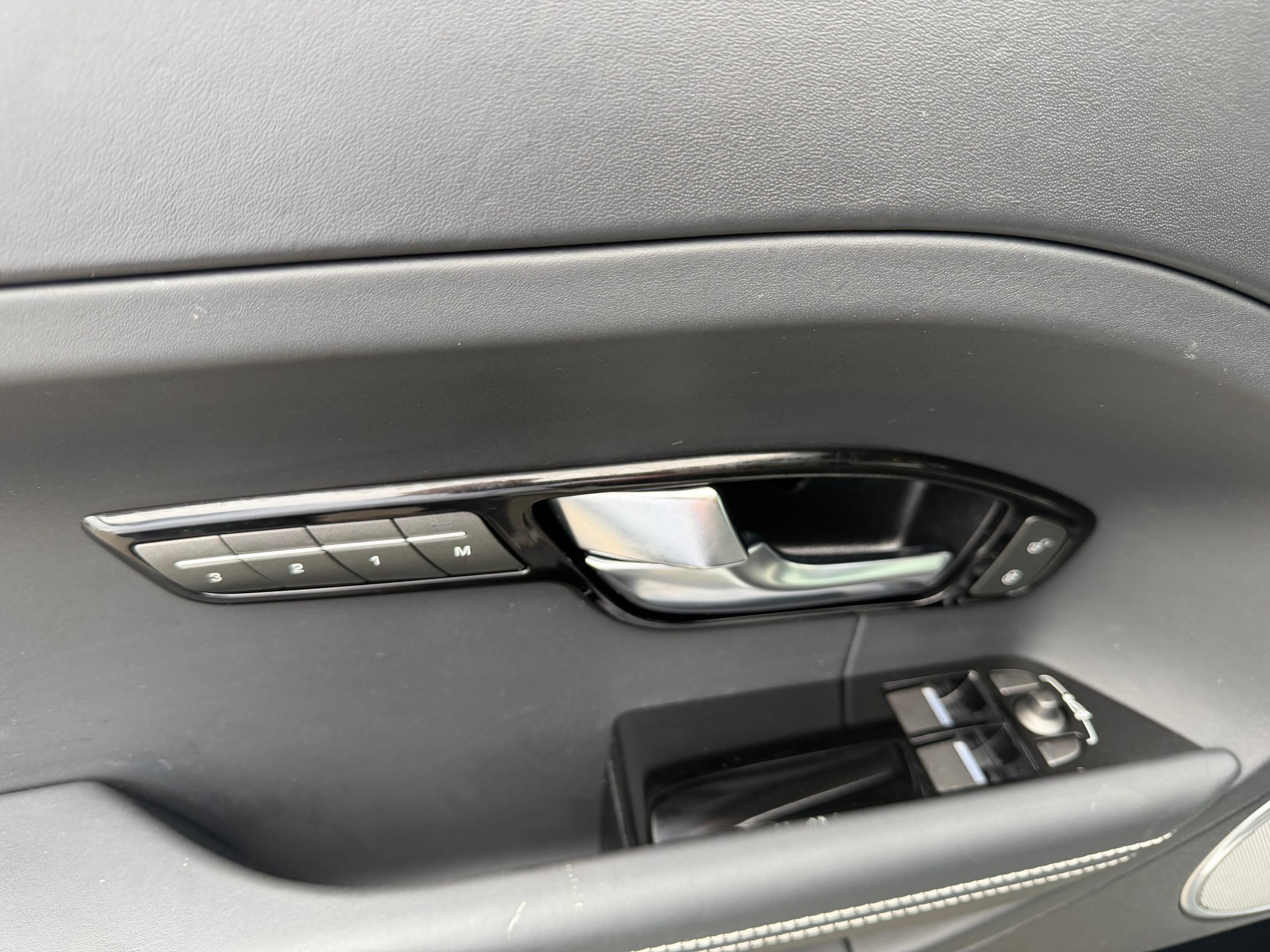 LAND ROVER Range Rover Evoque 2.0 Si4 Prestige AT6-image-8