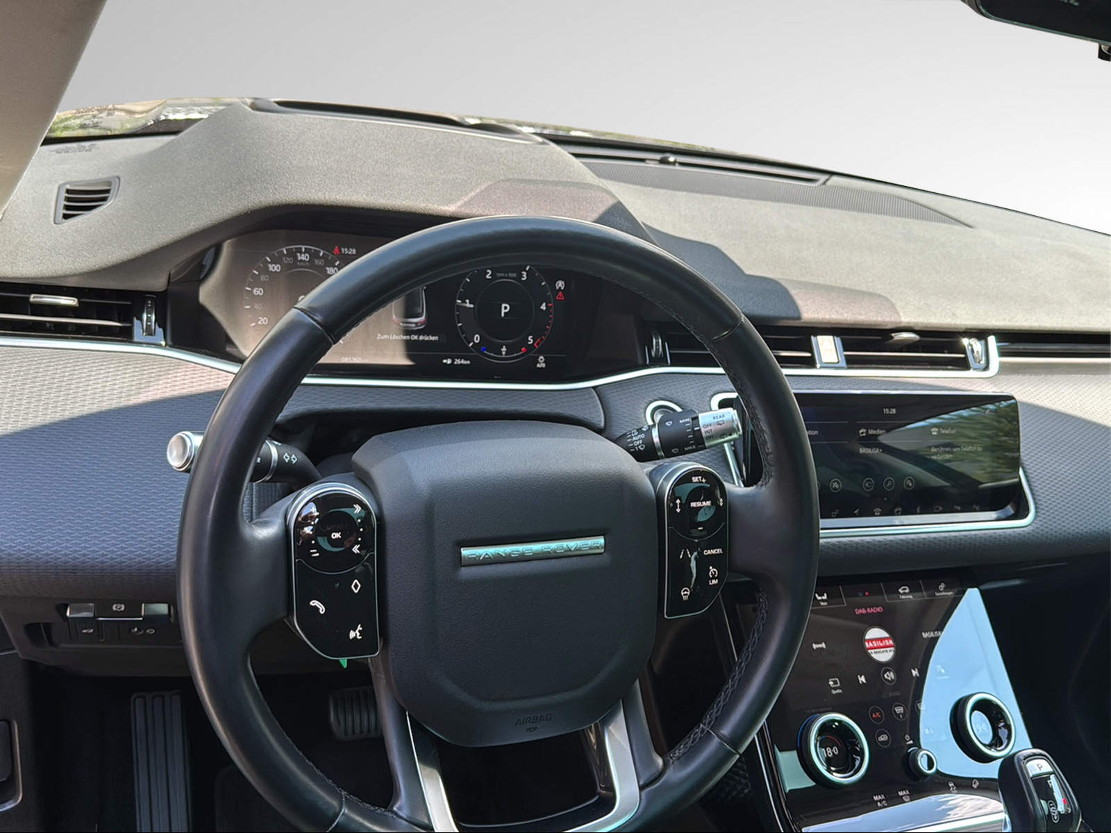 LAND ROVER Range Rover Evoque R-Dynamic D 240 S AT9-image-17