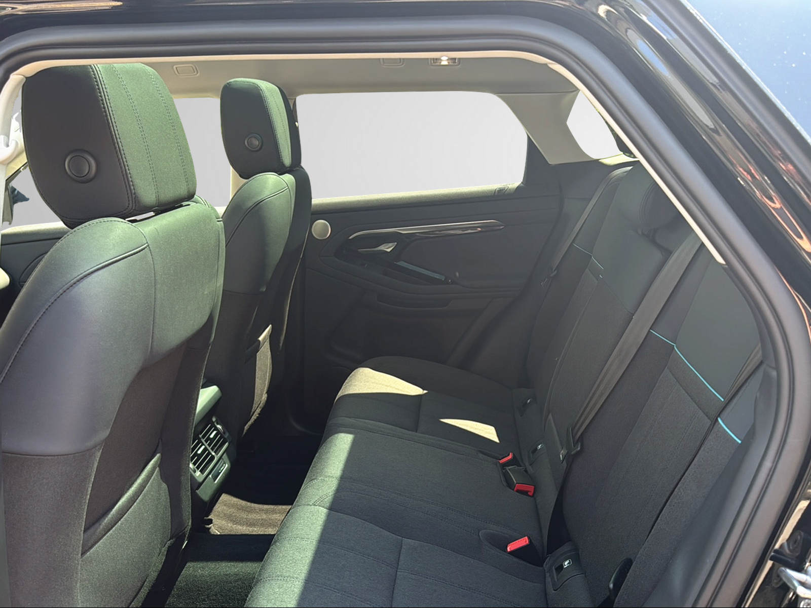 LAND ROVER Range Rover Evoque R-Dynamic D 240 S AT9-image-21