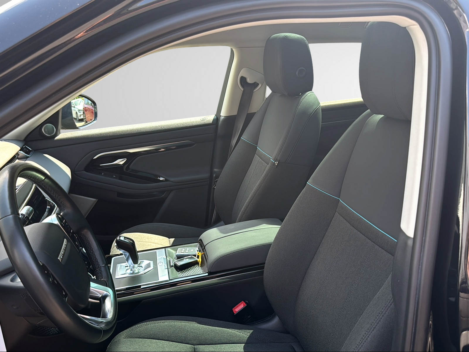 LAND ROVER Range Rover Evoque R-Dynamic D 240 S AT9-image-12